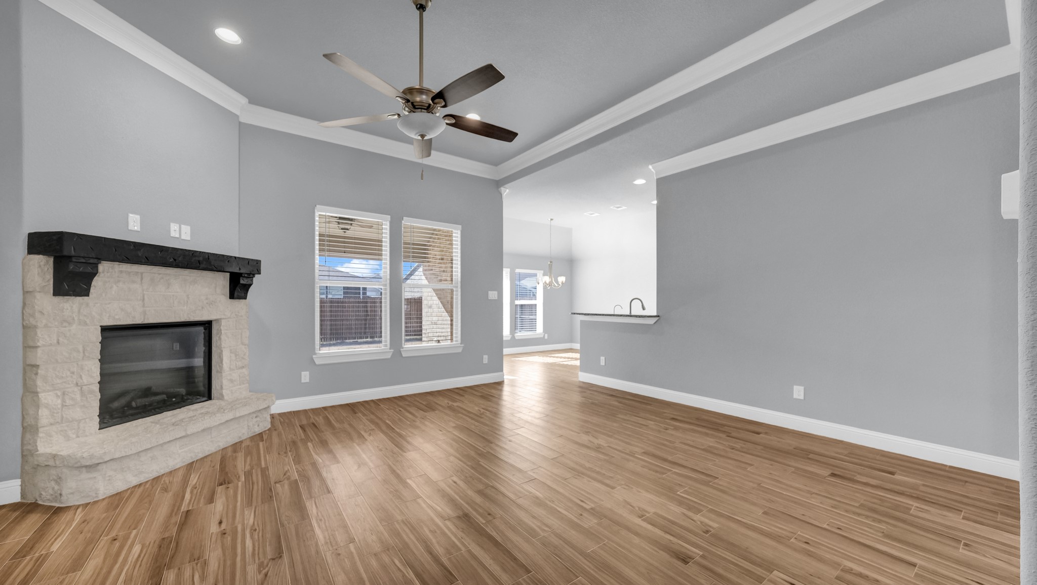 924 E 5th Street