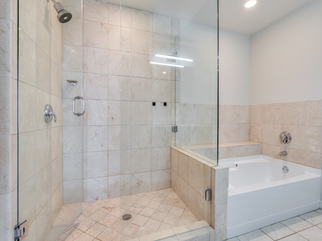 1200 Main Street 1506