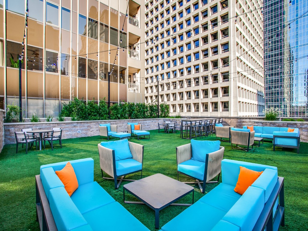 1200 Main Street 1506