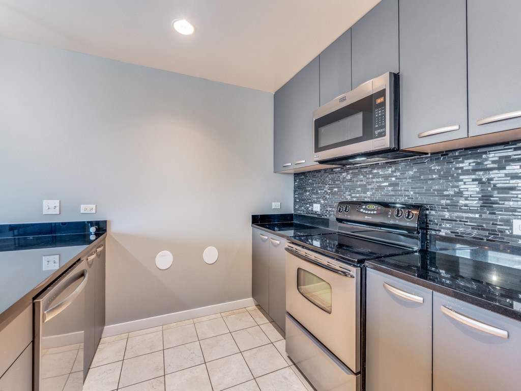 1200 Main Street 1506