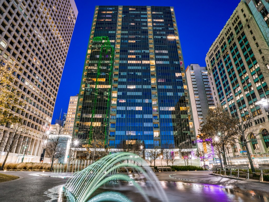 1200 Main Street 1506