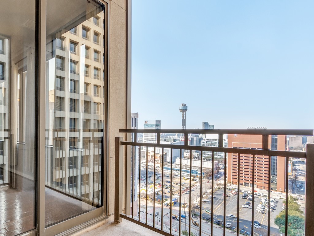 1200 Main Street 1506