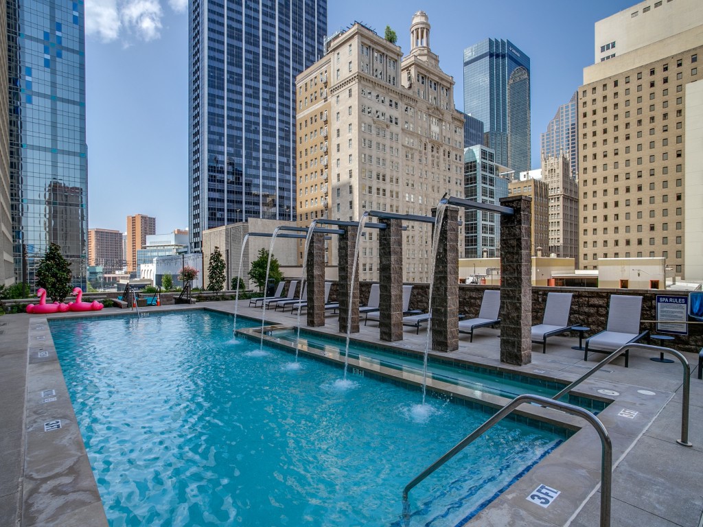 1200 Main Street 1506