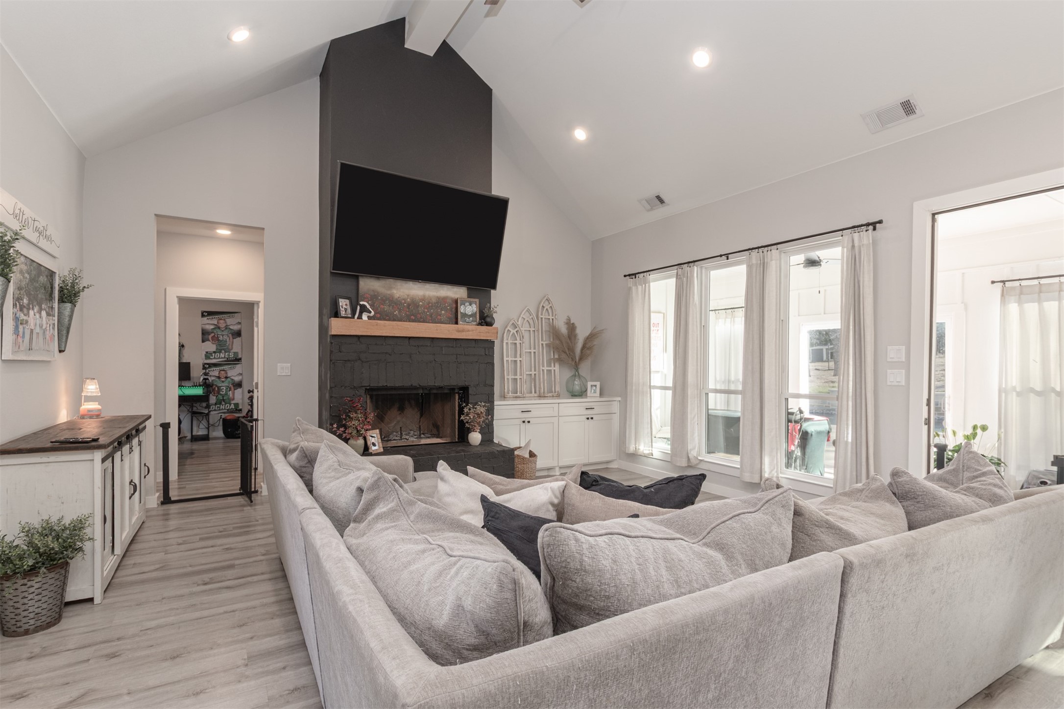 101 Lakeview Trail