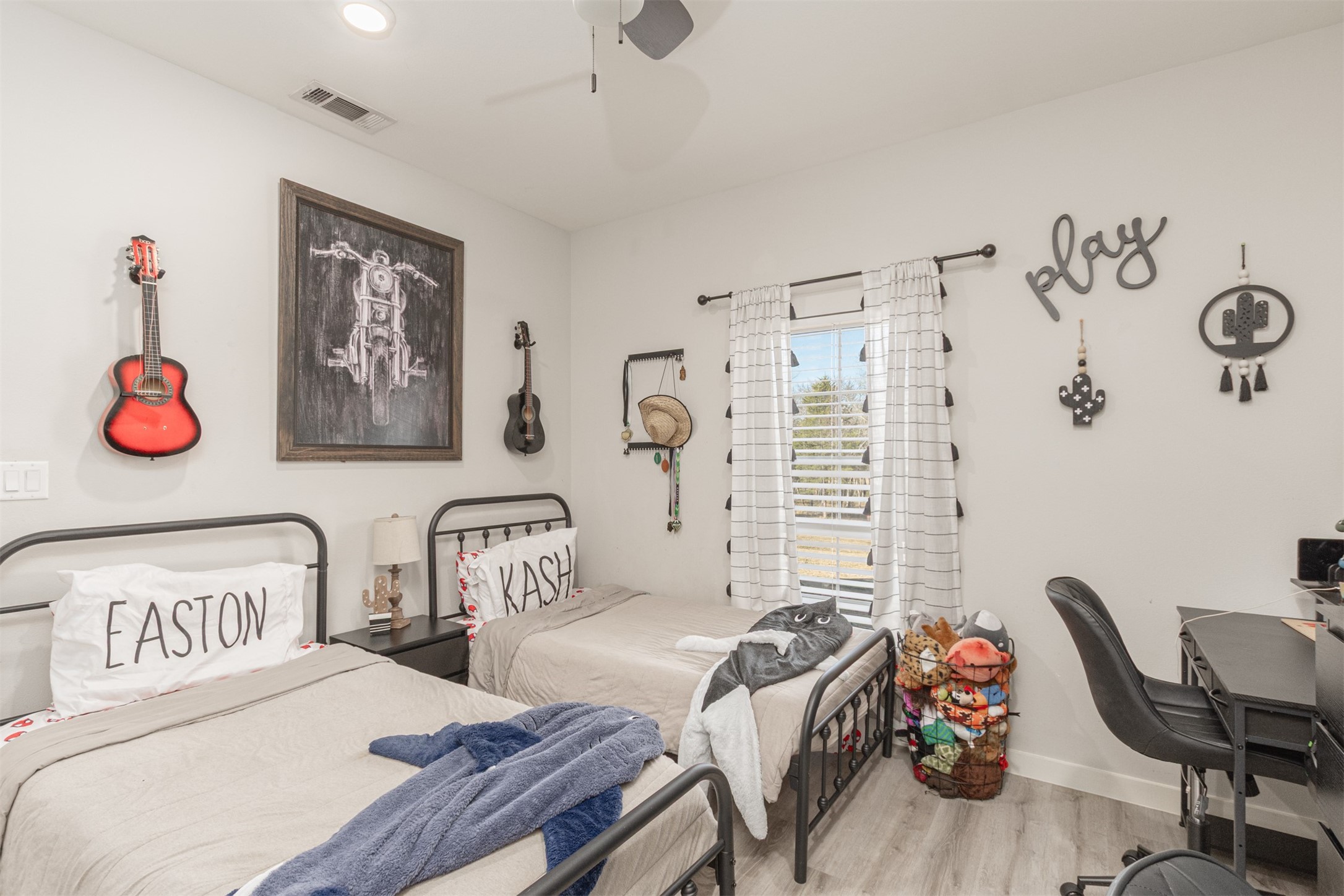 101 Lakeview Trail