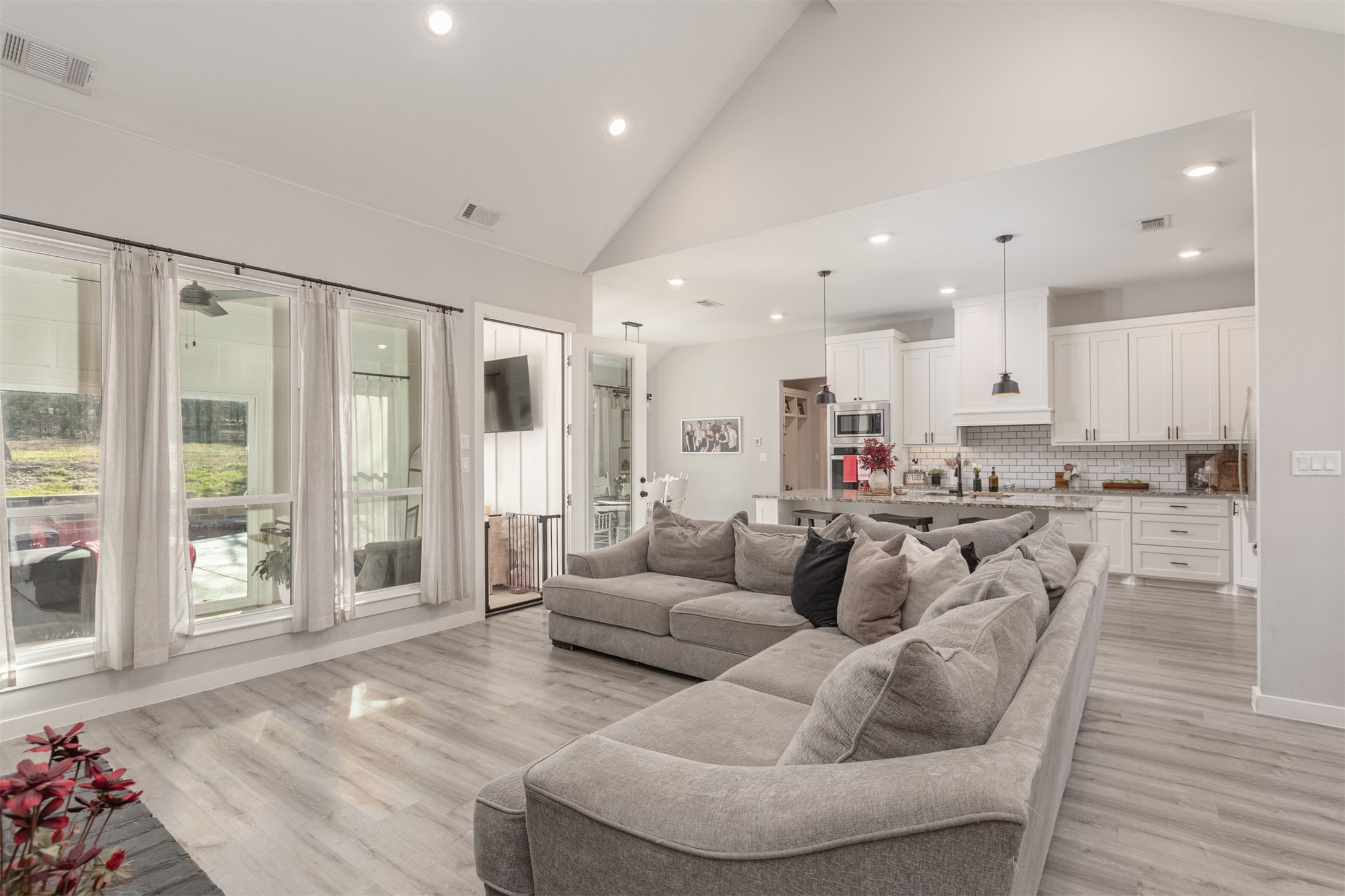 101 Lakeview Trail