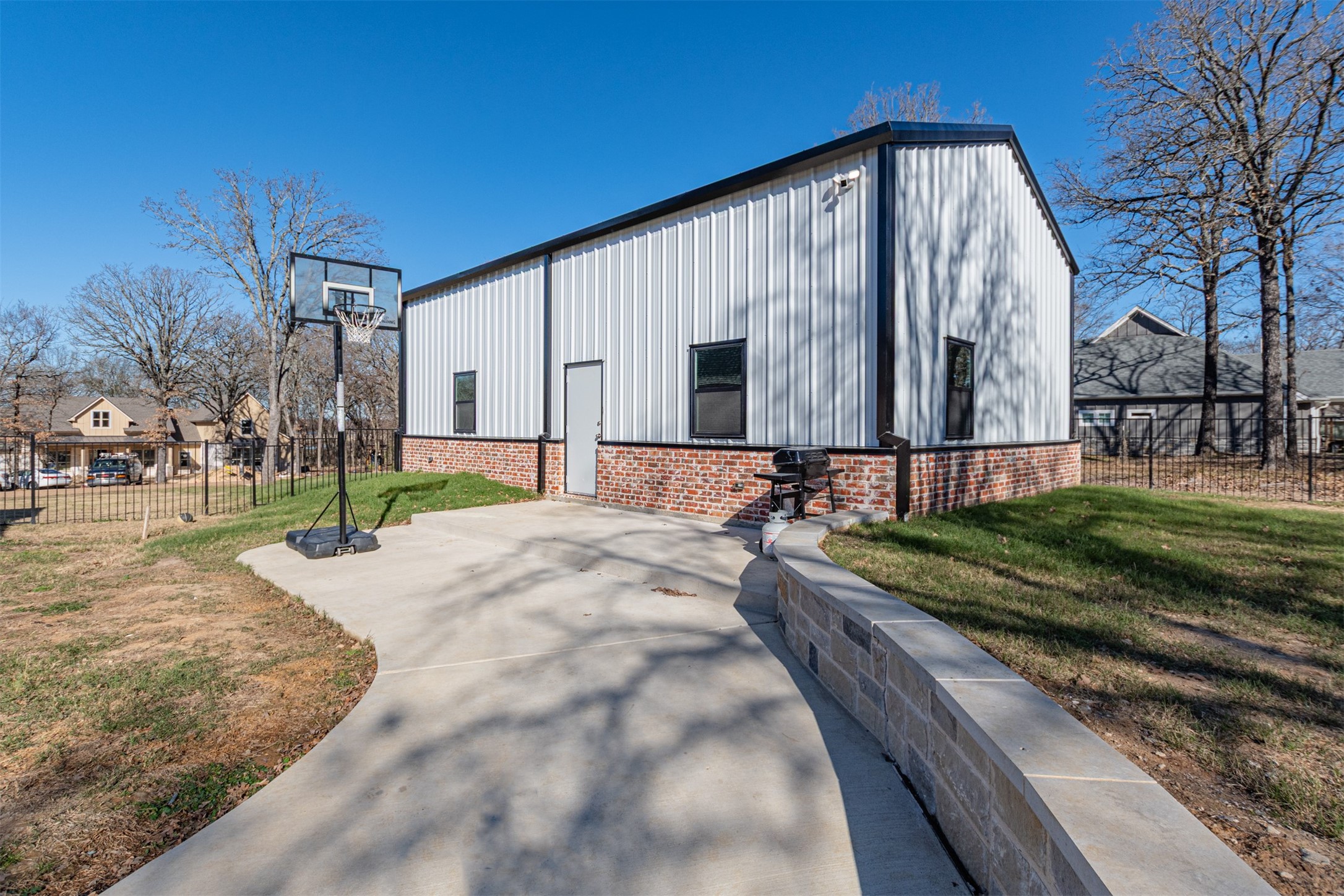 101 Lakeview Trail