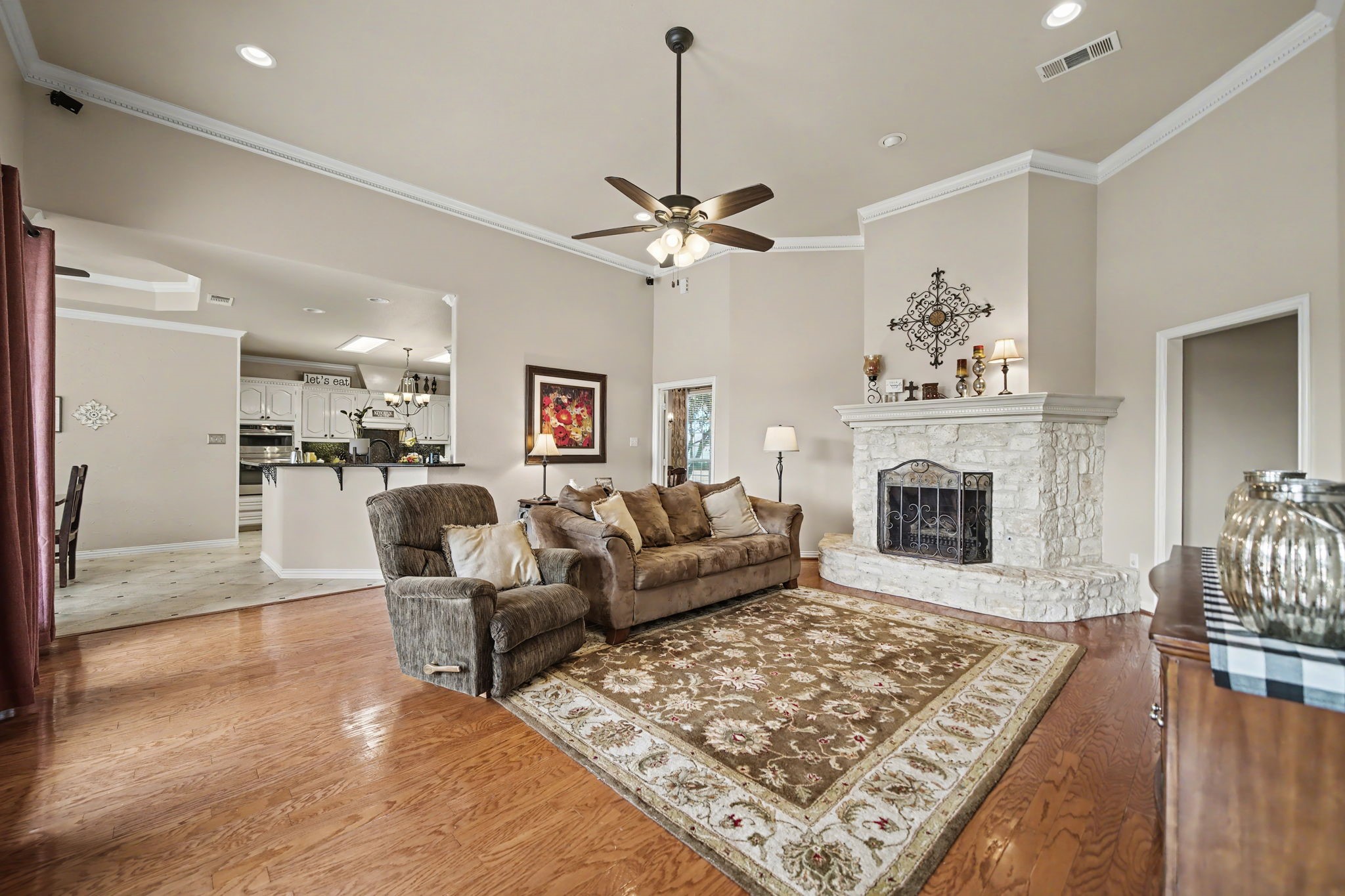 10924 Bradley Circle