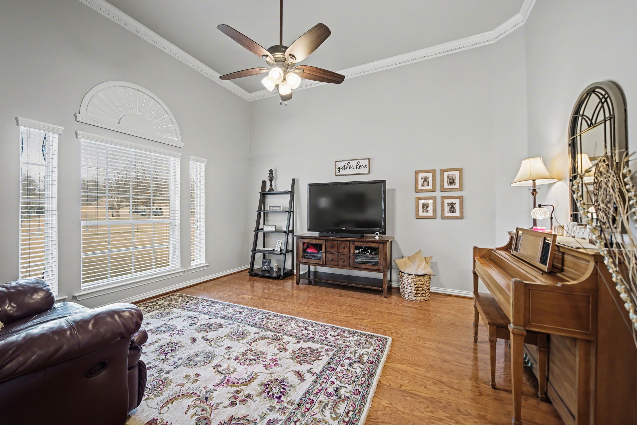 10924 Bradley Circle