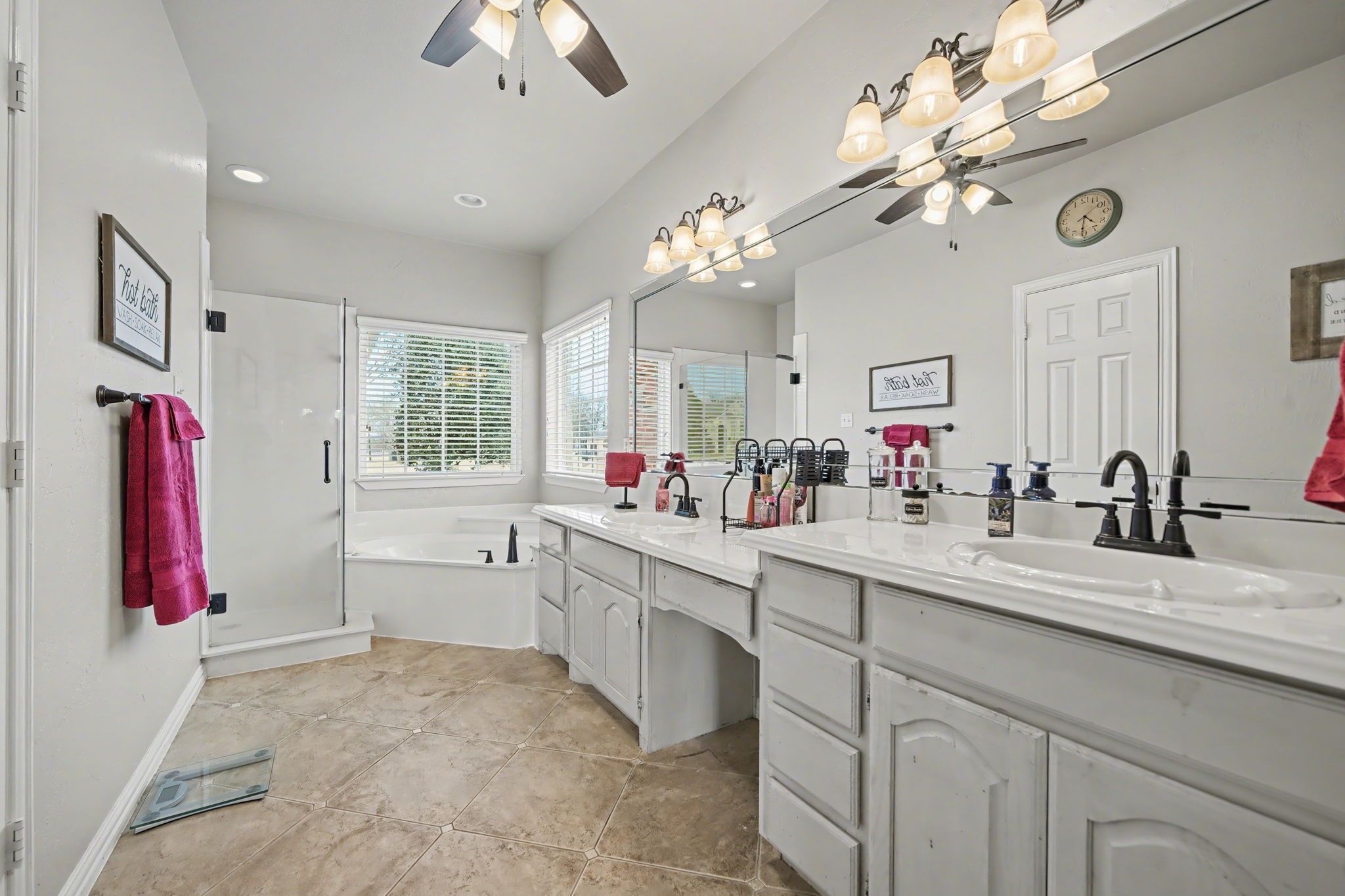 10924 Bradley Circle