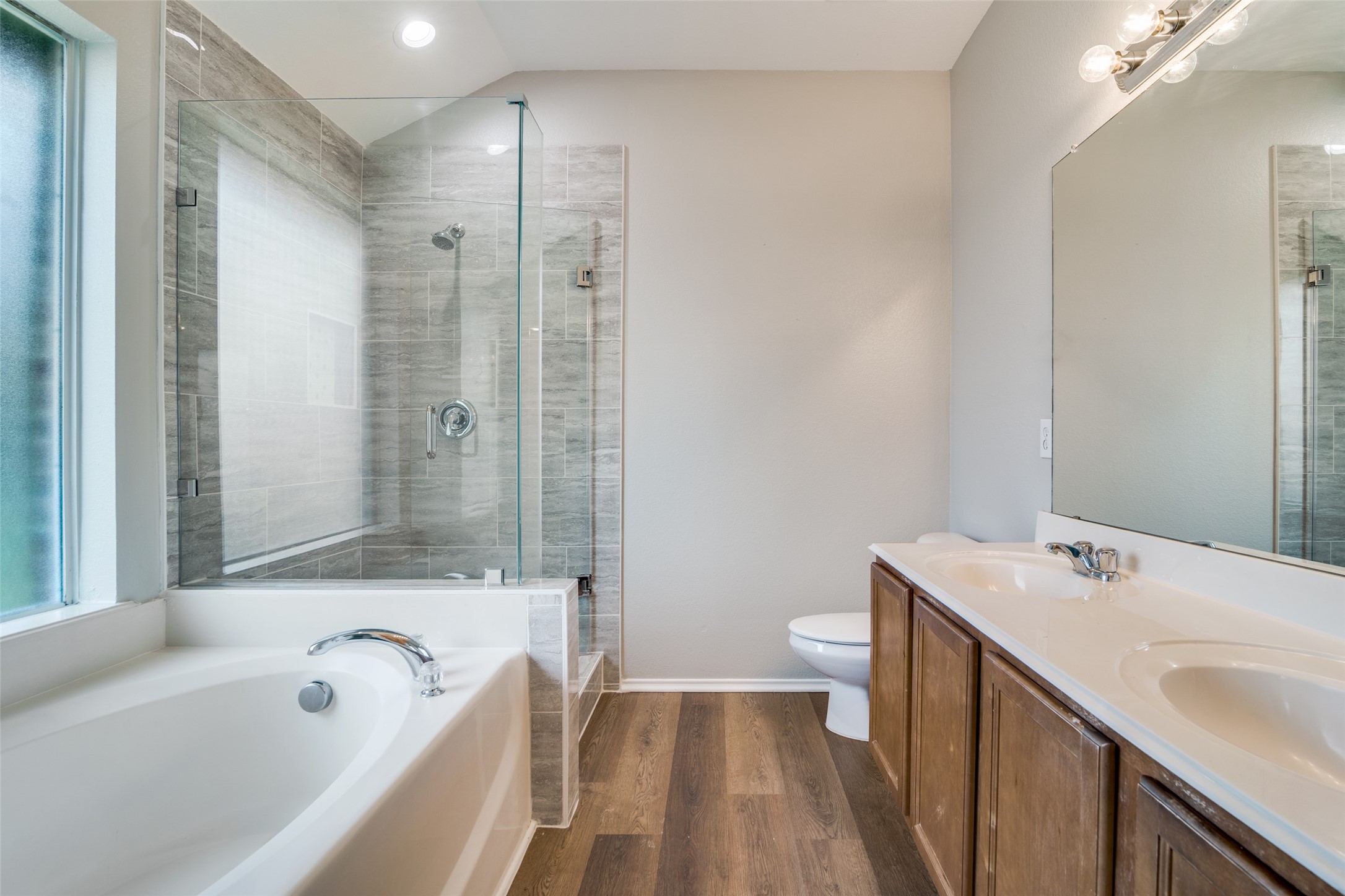 3690 Chestnut Trail