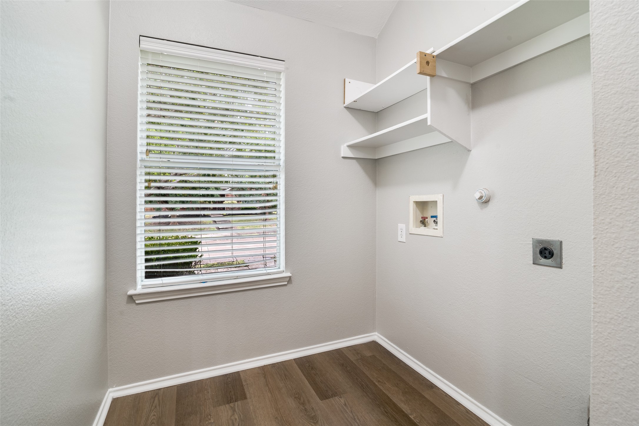 3690 Chestnut Trail