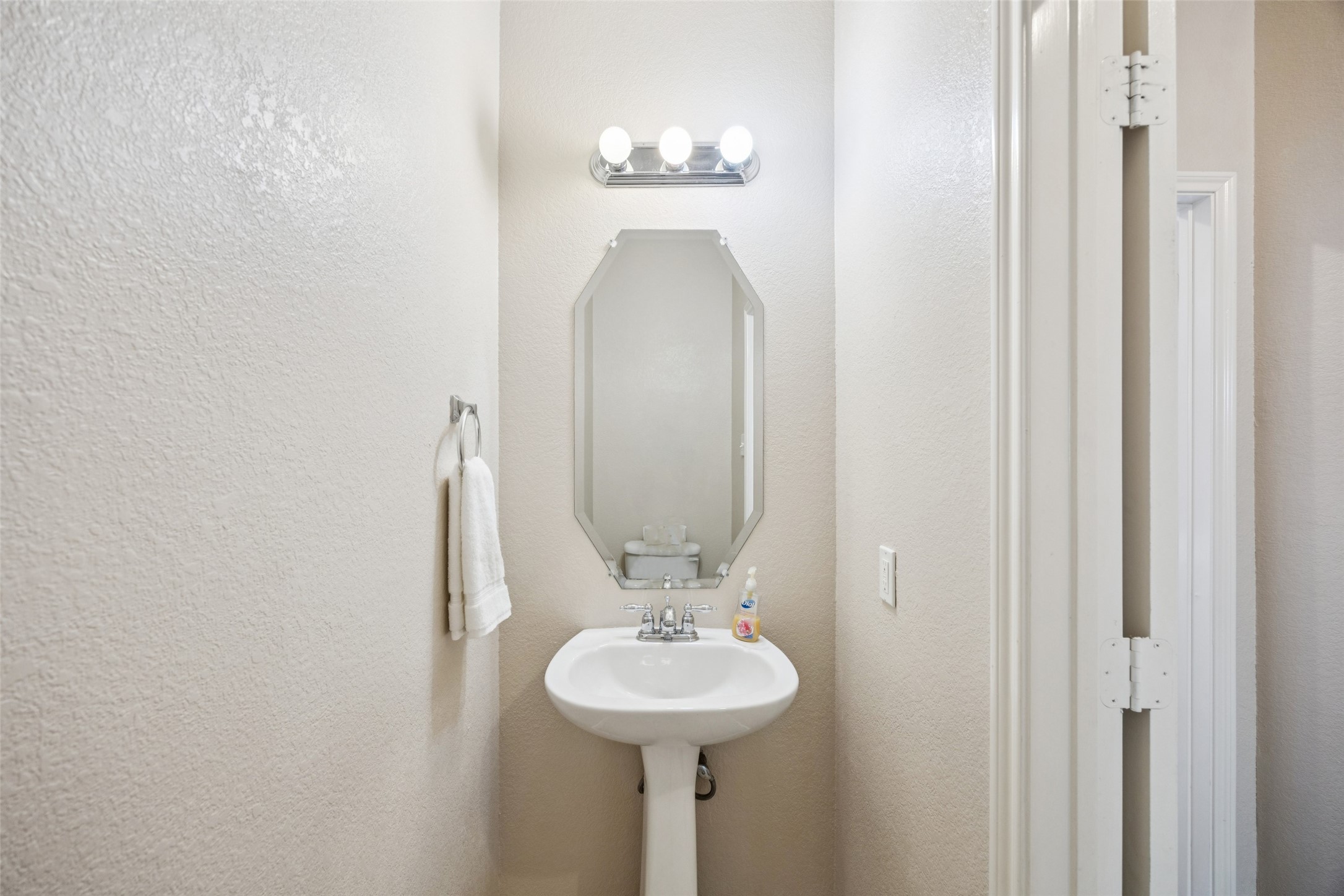 3601 Lone Mountain Trail