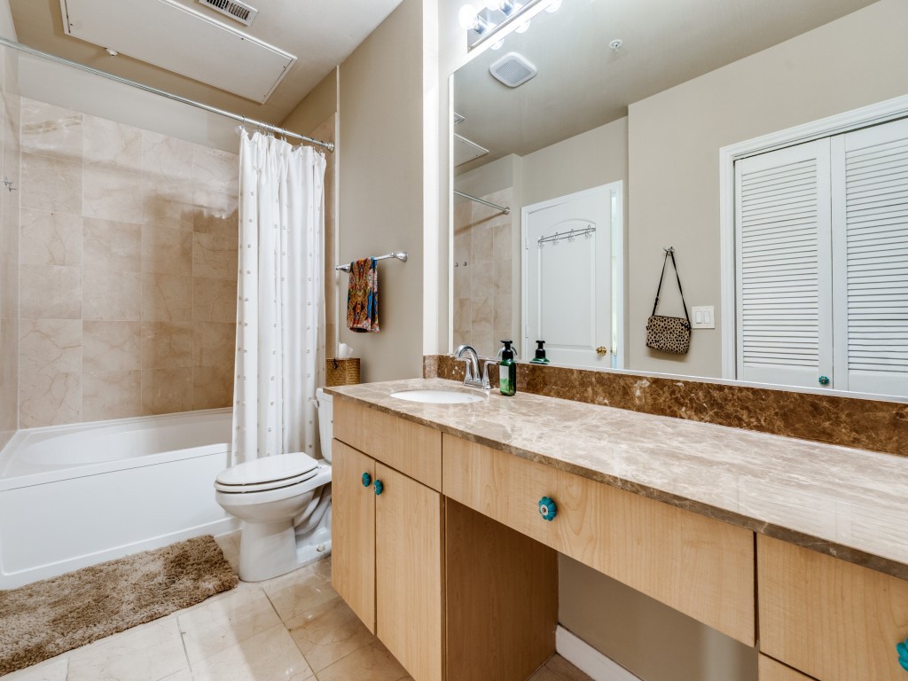 3225 Turtle Creek Boulevard 1110