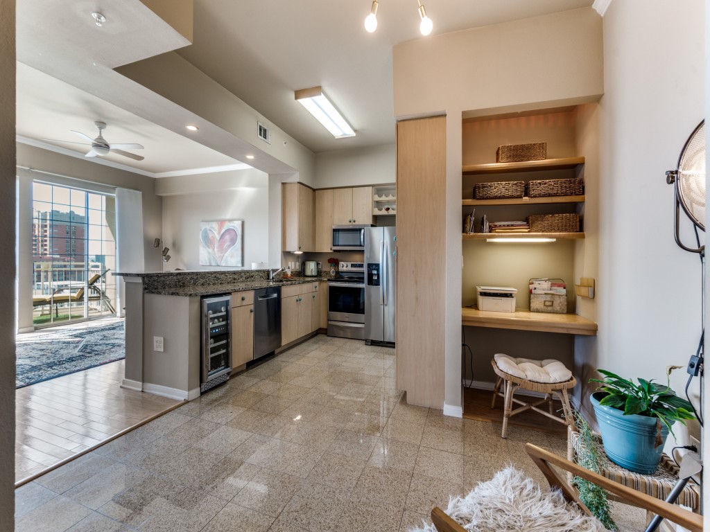 3225 Turtle Creek Boulevard 1110