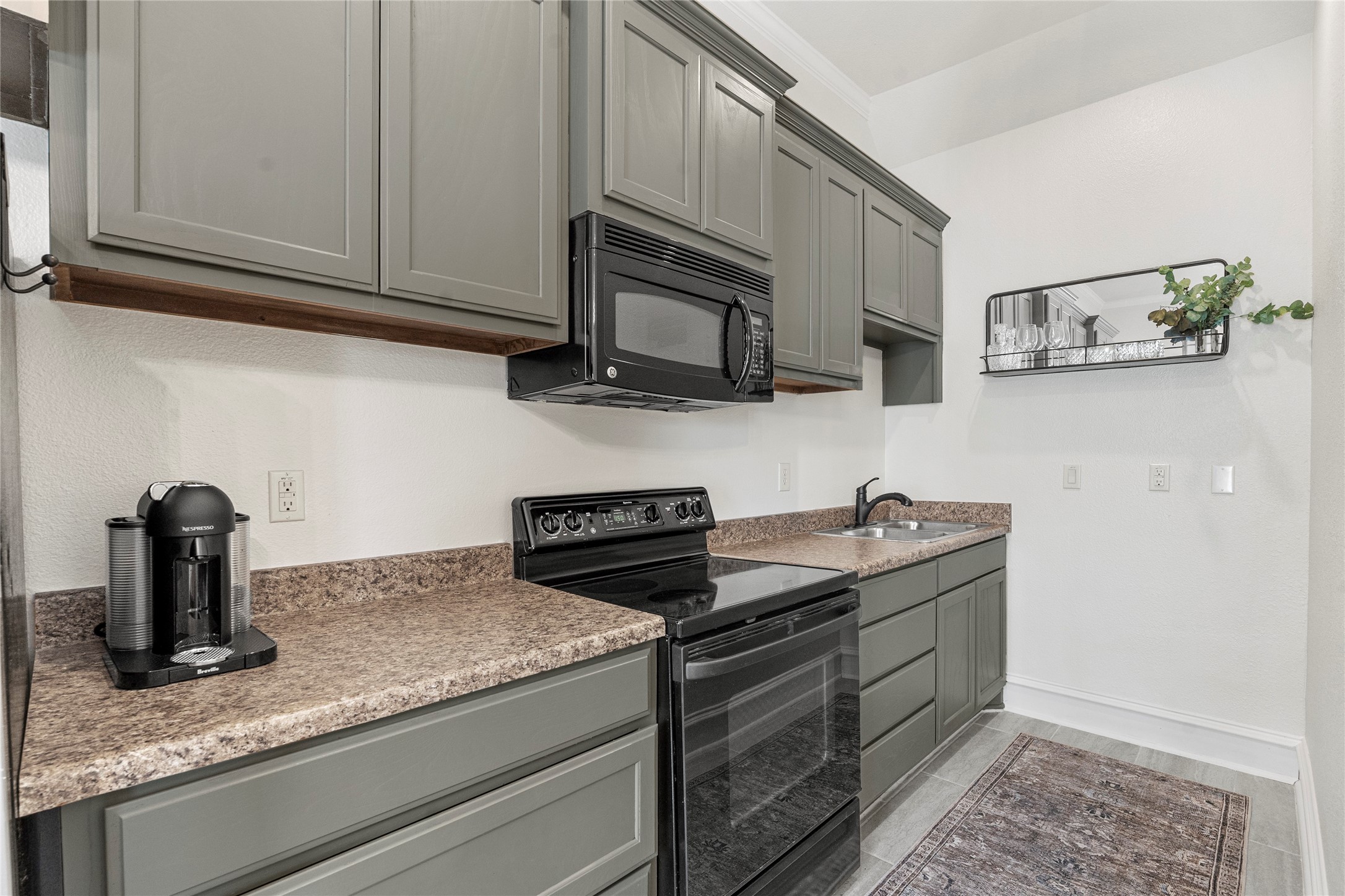 399 Wyndemere Boulevard