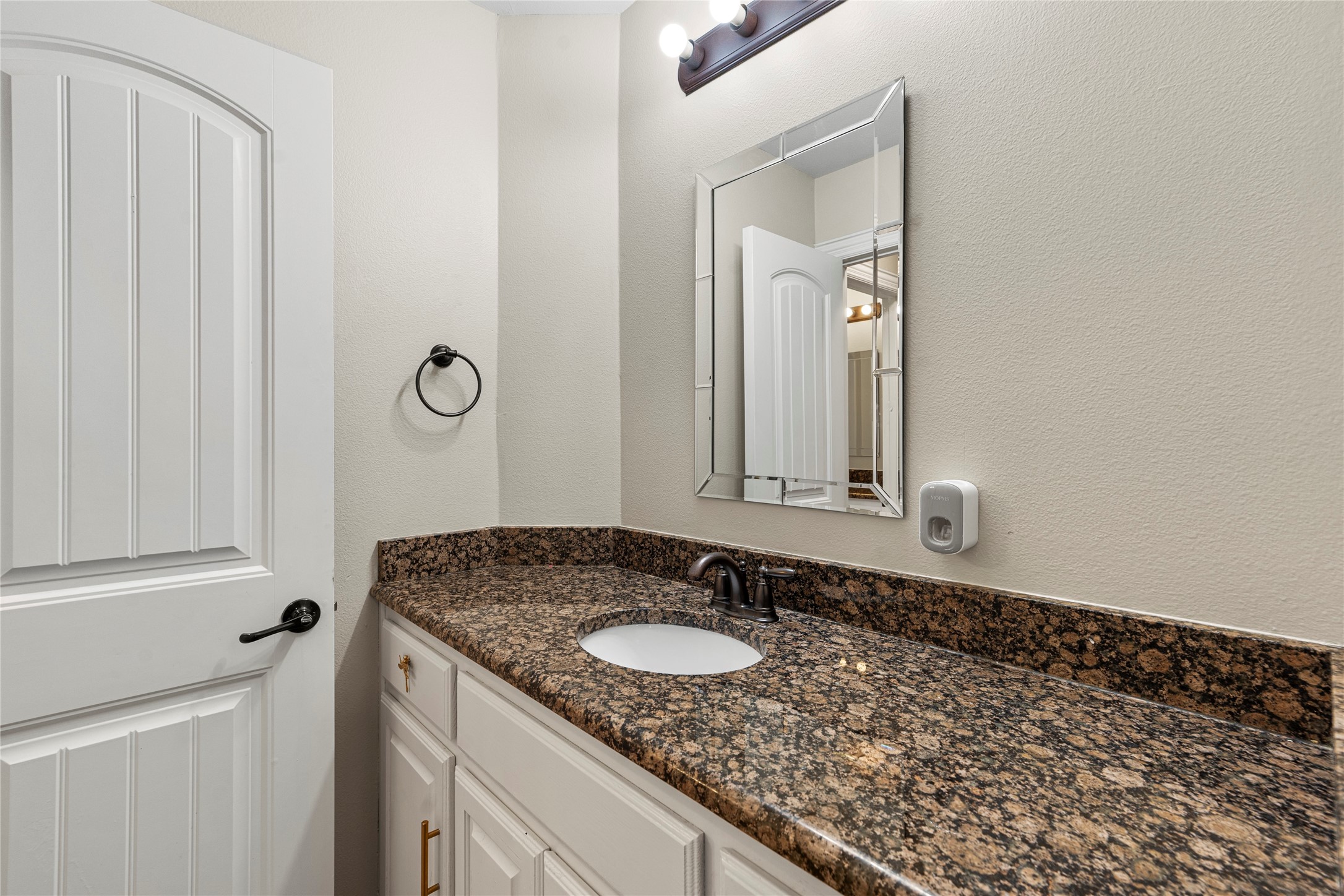 399 Wyndemere Boulevard