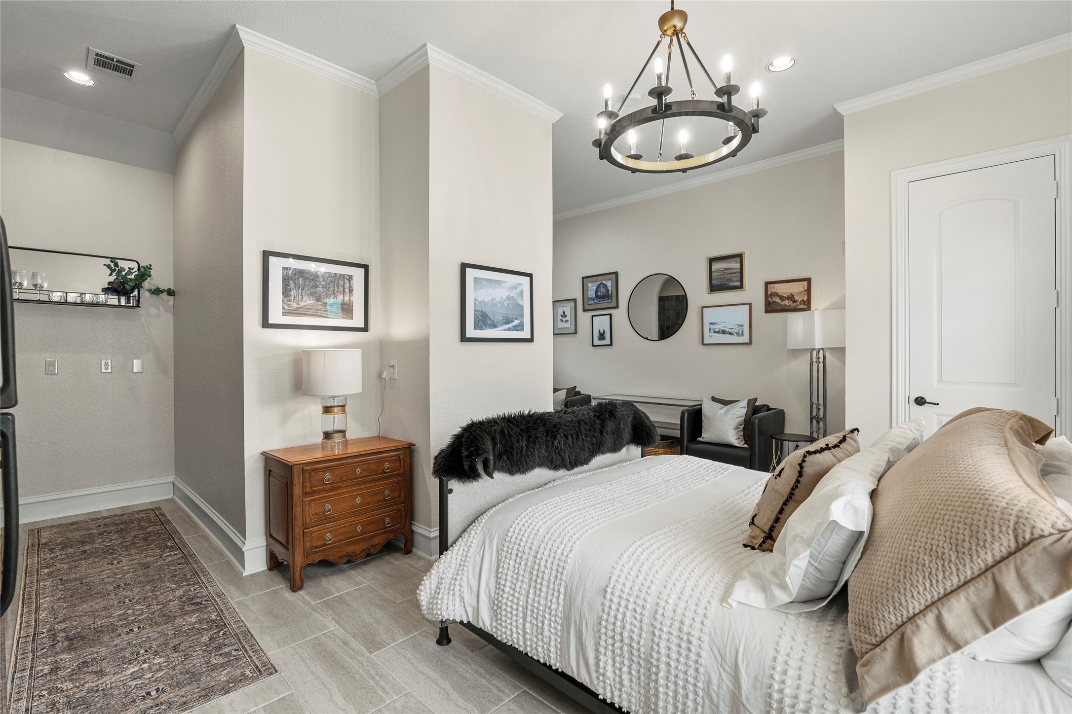 399 Wyndemere Boulevard