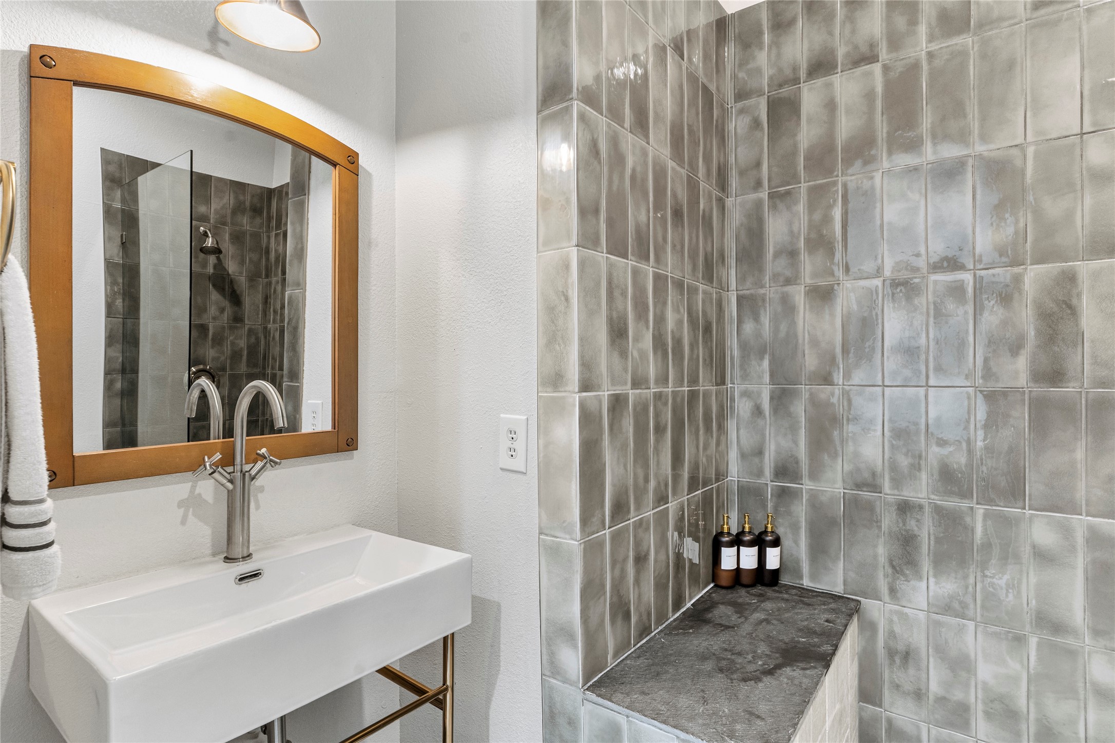 399 Wyndemere Boulevard