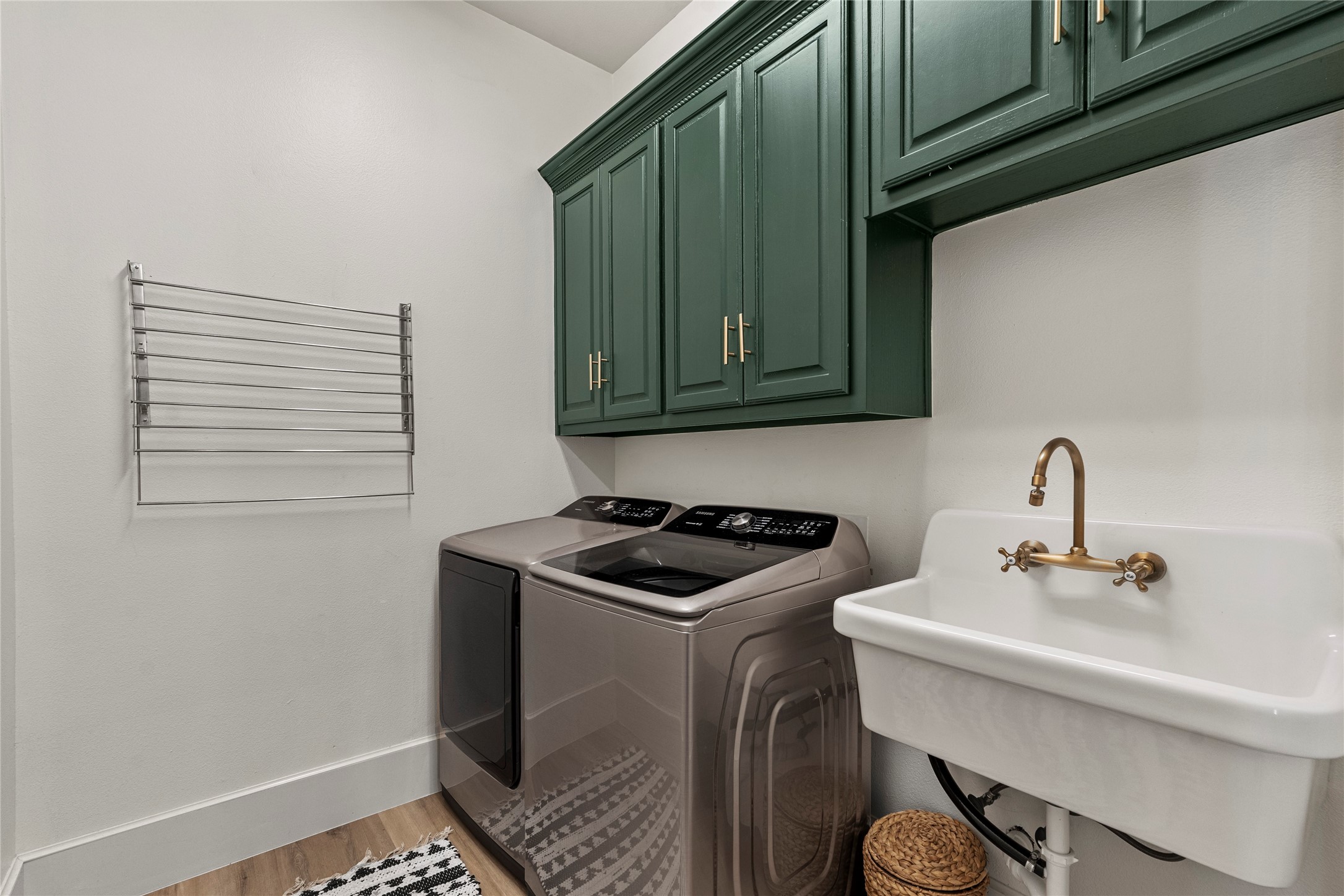 399 Wyndemere Boulevard