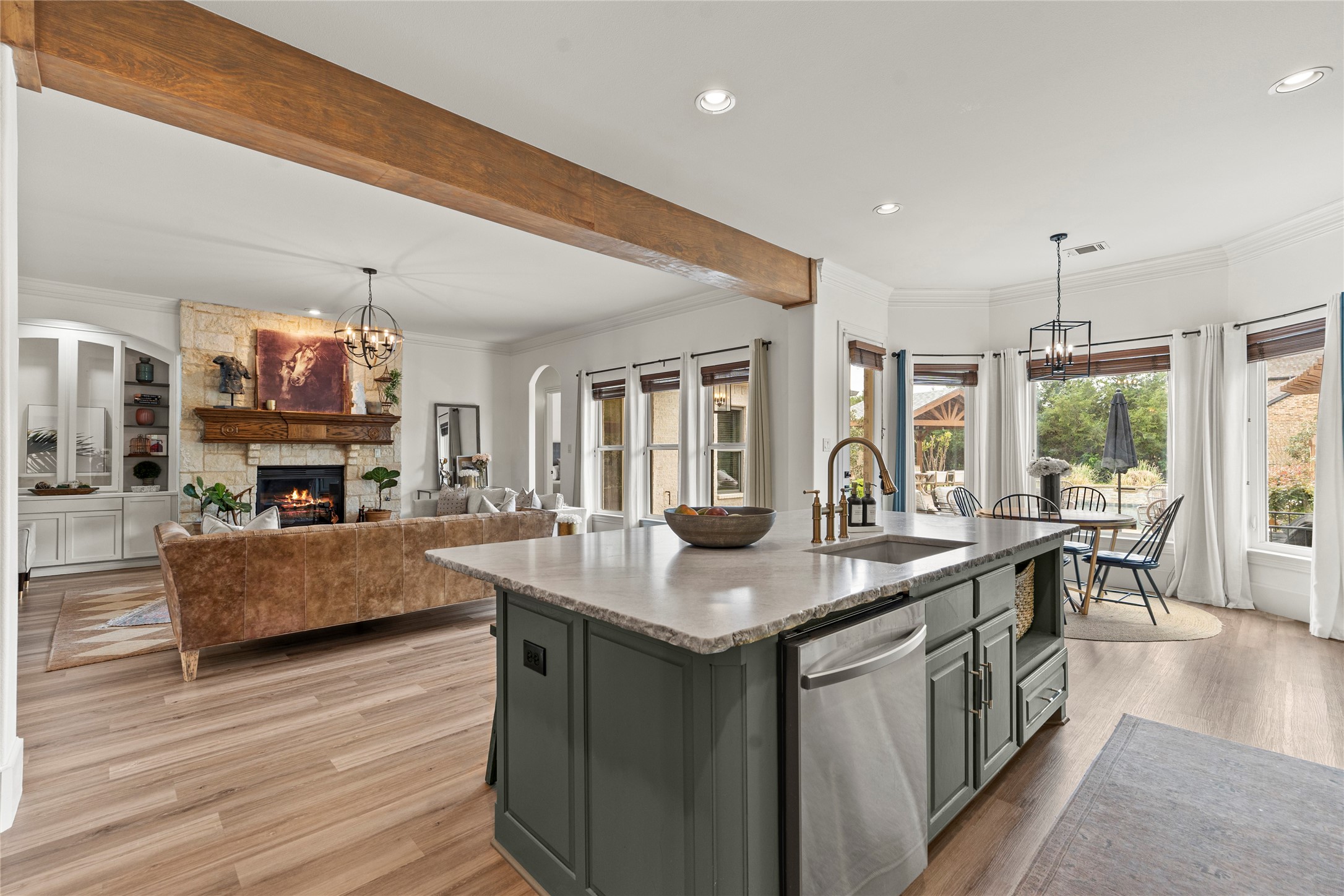 399 Wyndemere Boulevard