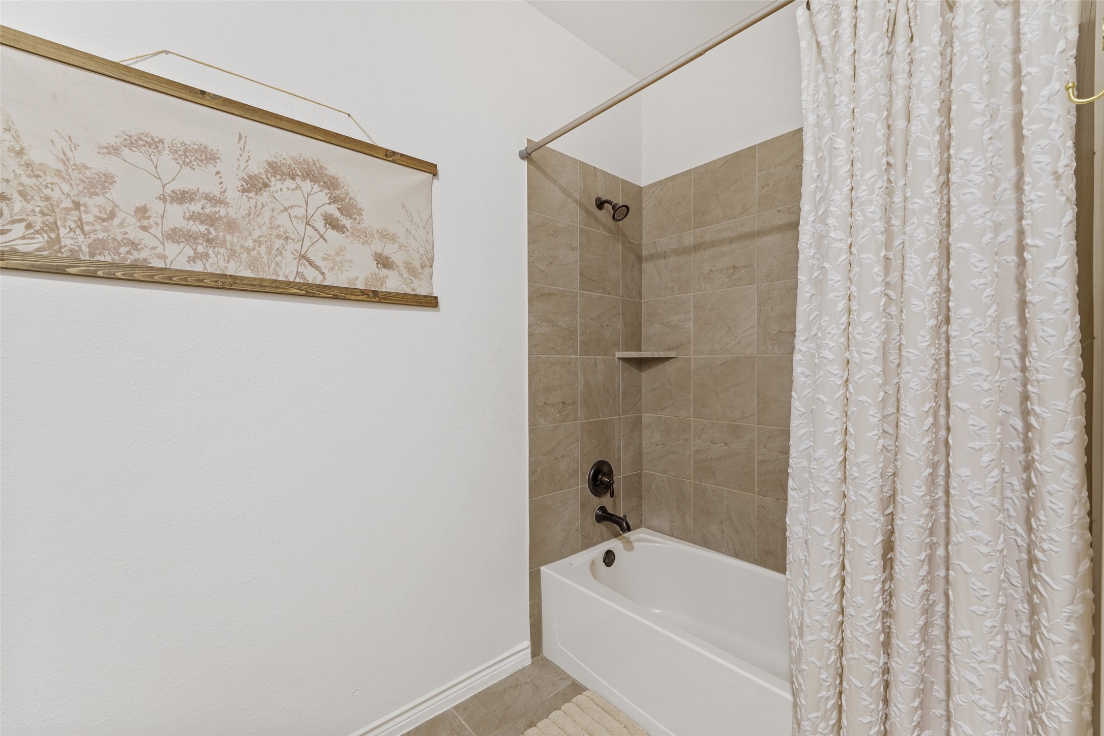 3215 Larkin Lane