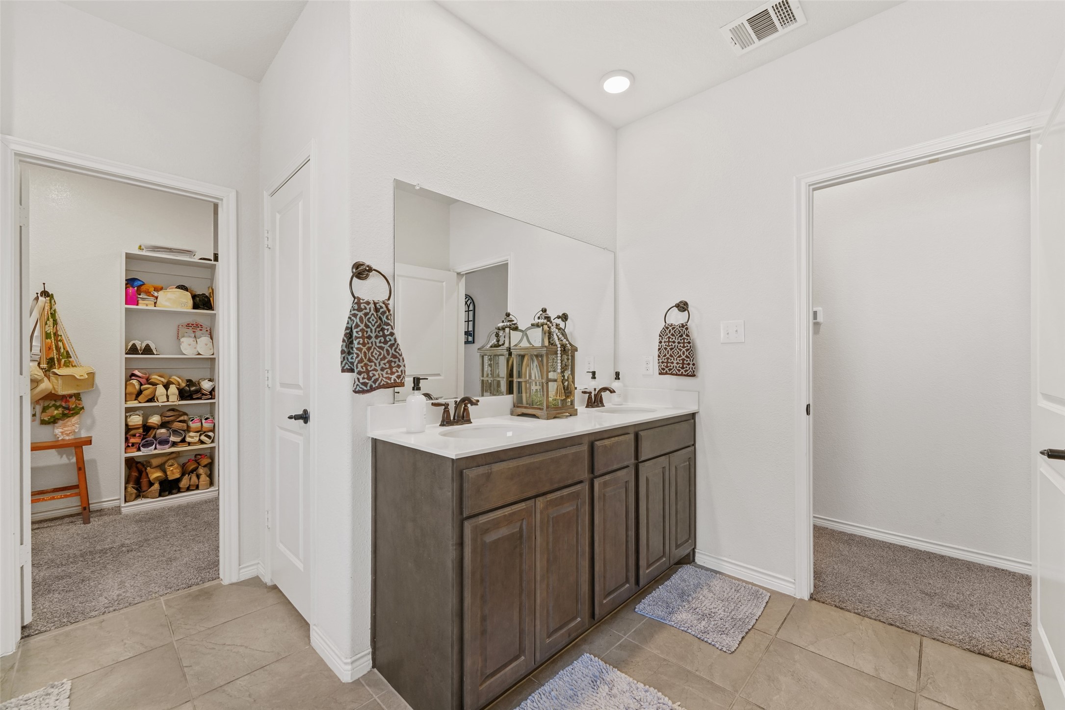 3215 Larkin Lane