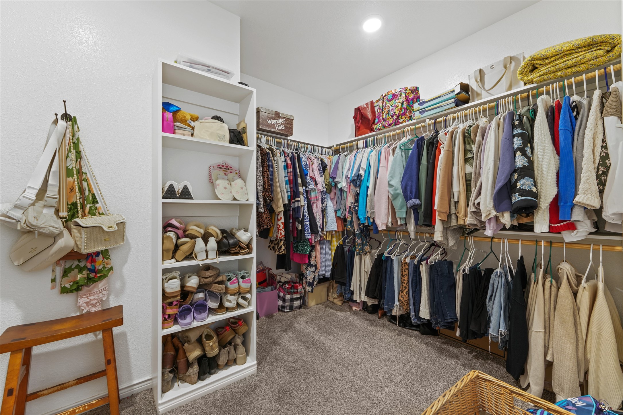 3215 Larkin Lane
