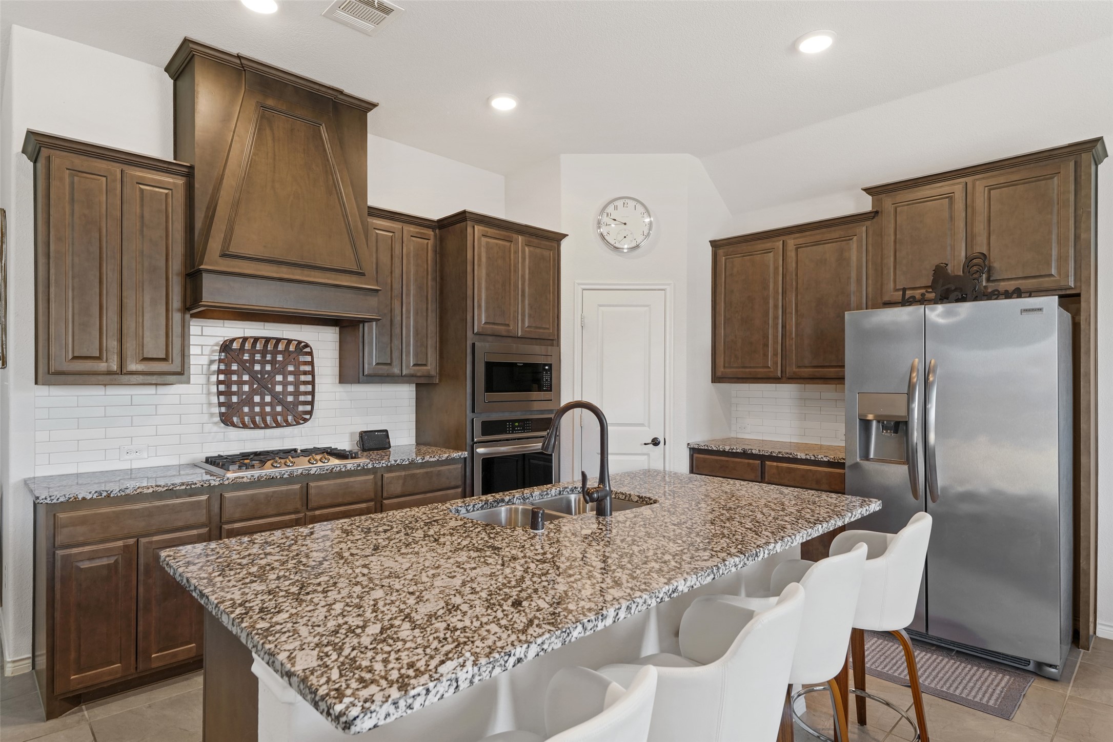 3215 Larkin Lane