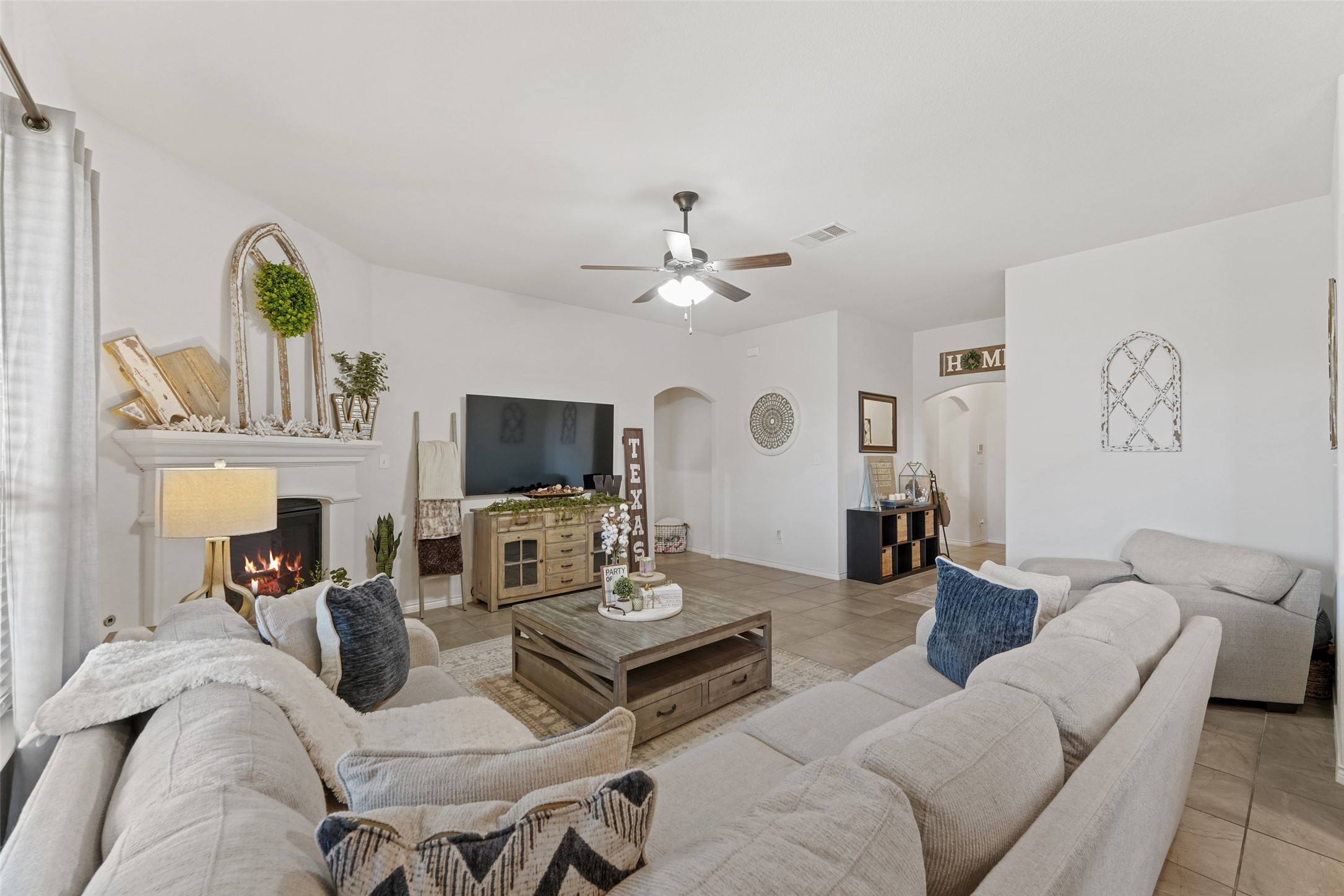 3215 Larkin Lane