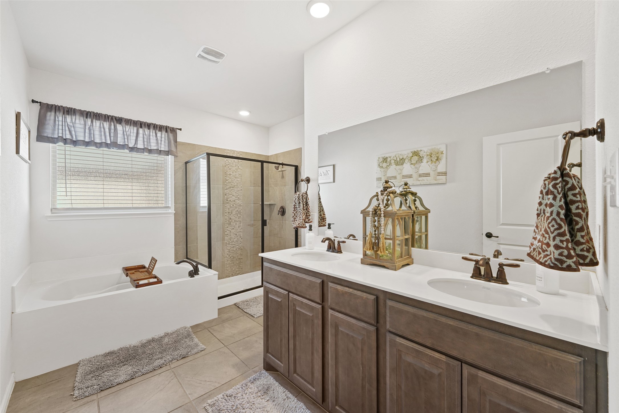 3215 Larkin Lane