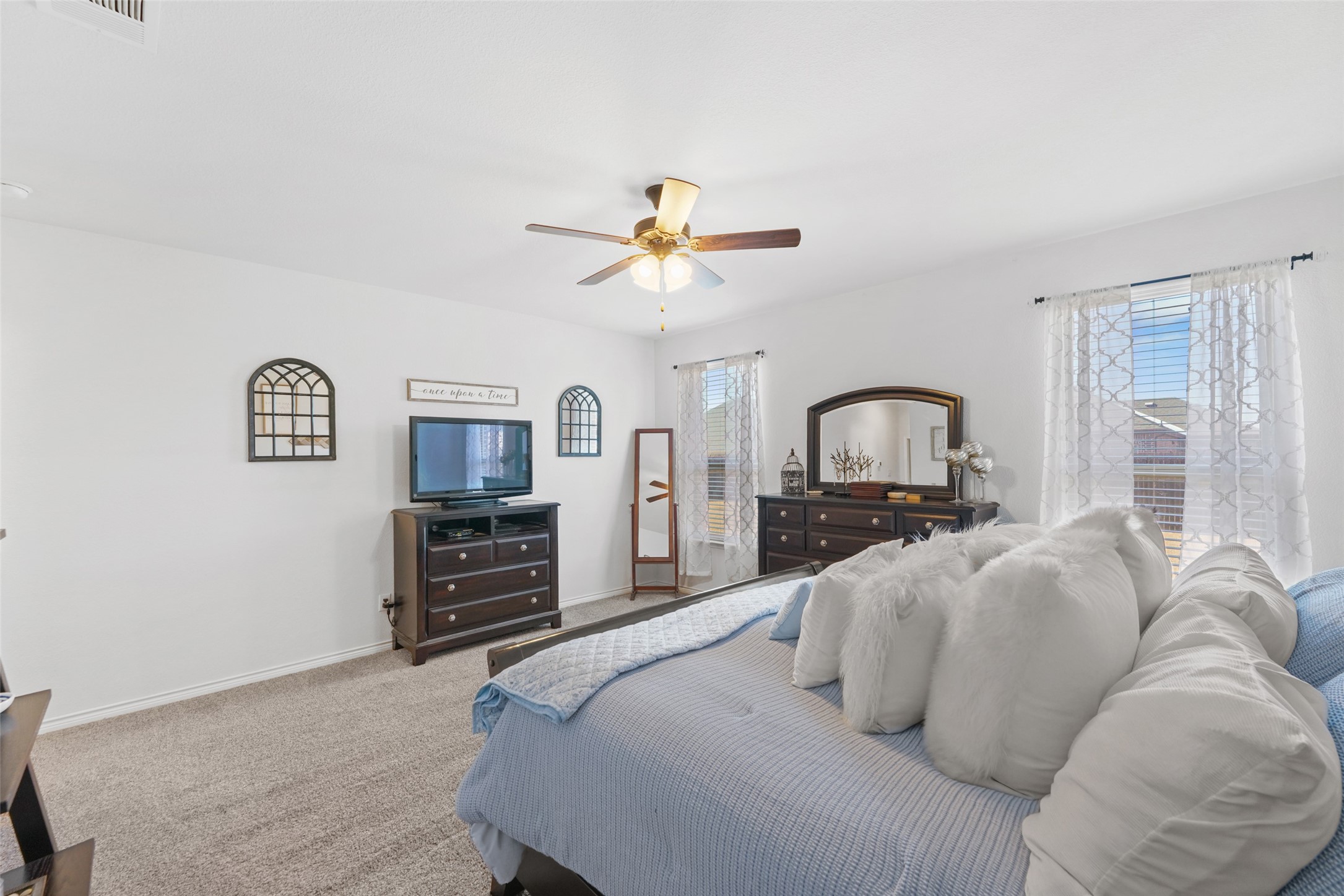 3215 Larkin Lane