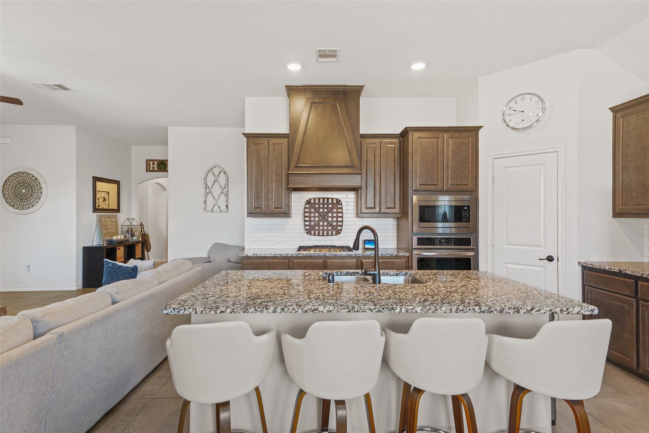 3215 Larkin Lane