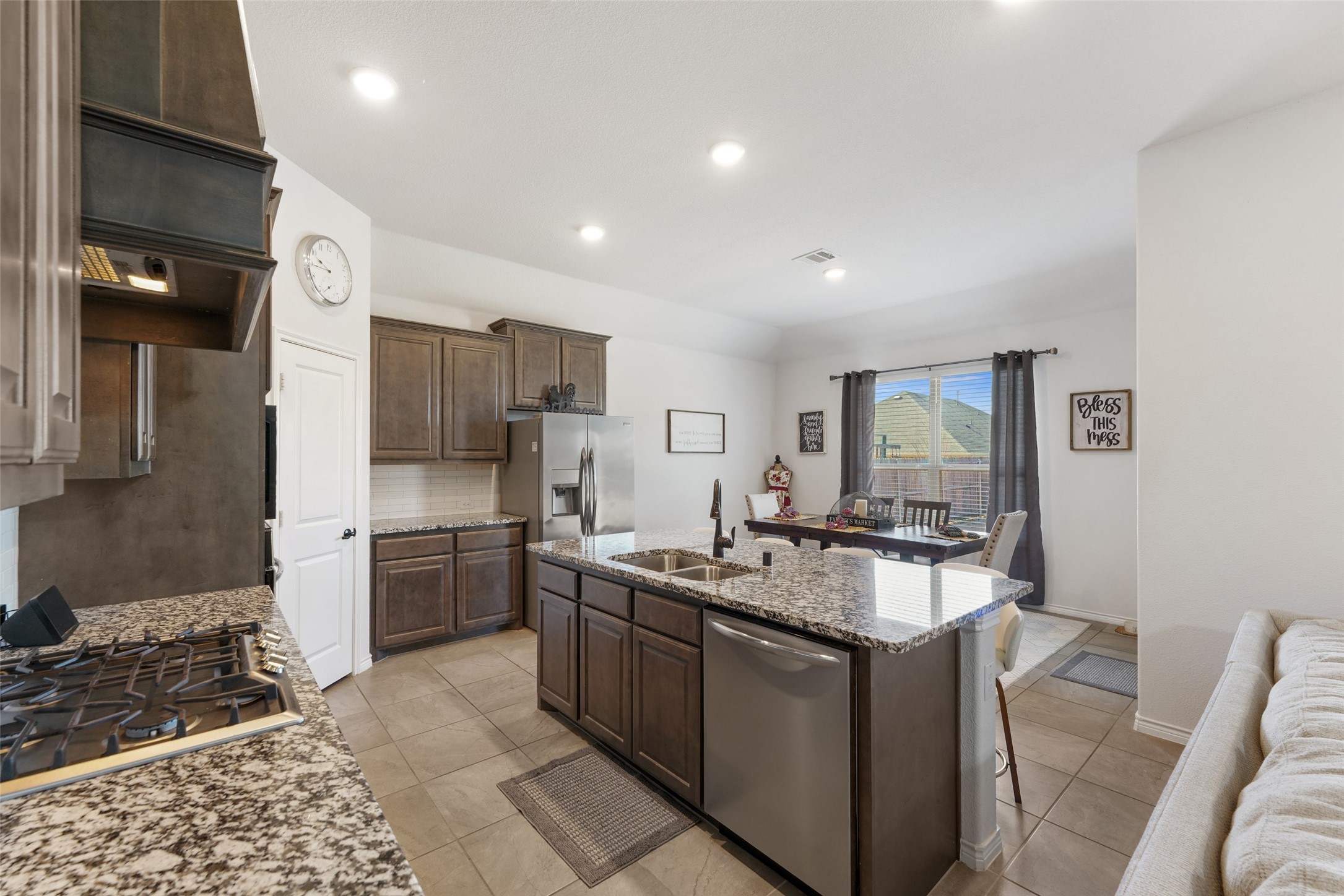 3215 Larkin Lane