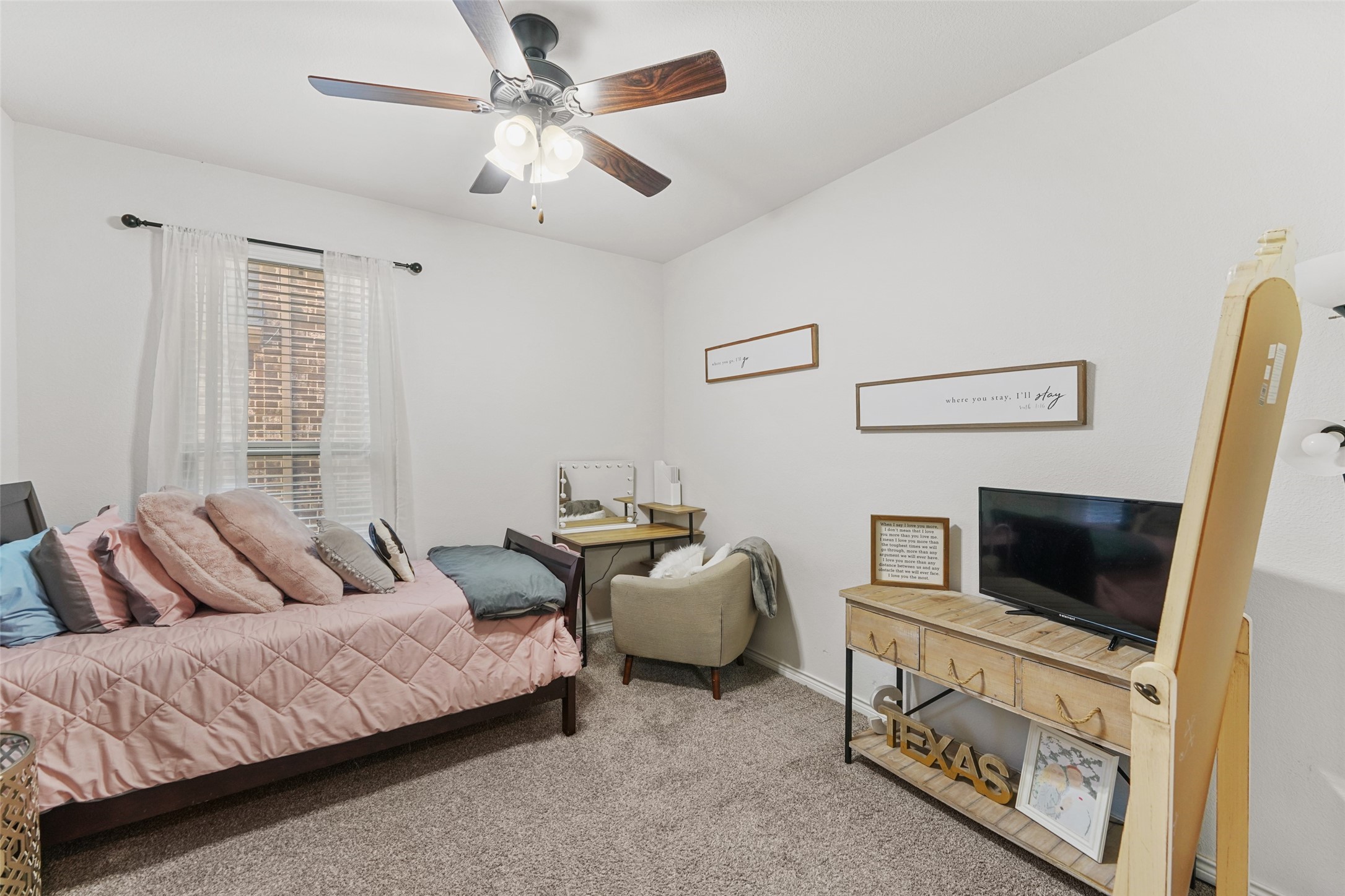 3215 Larkin Lane