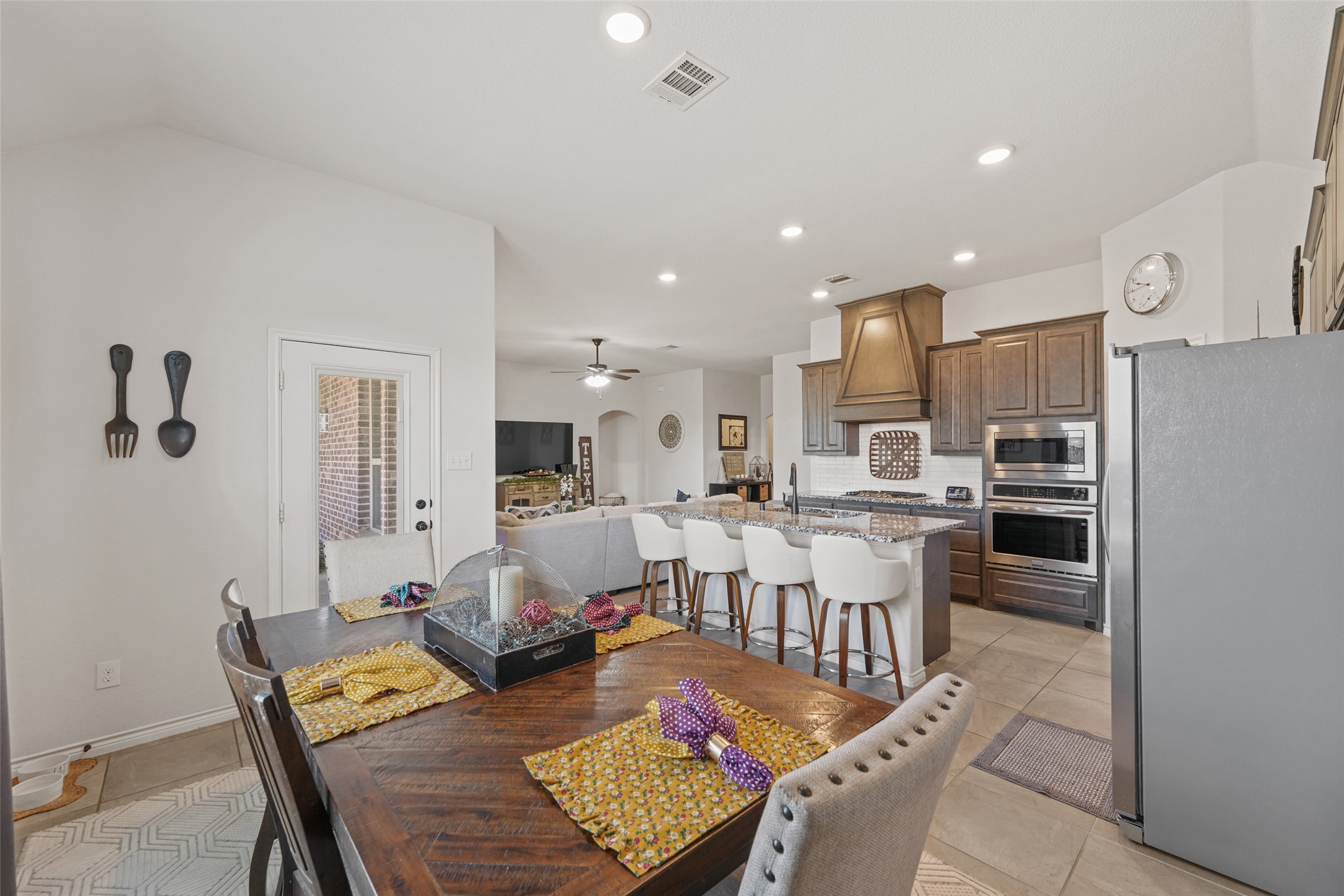 3215 Larkin Lane