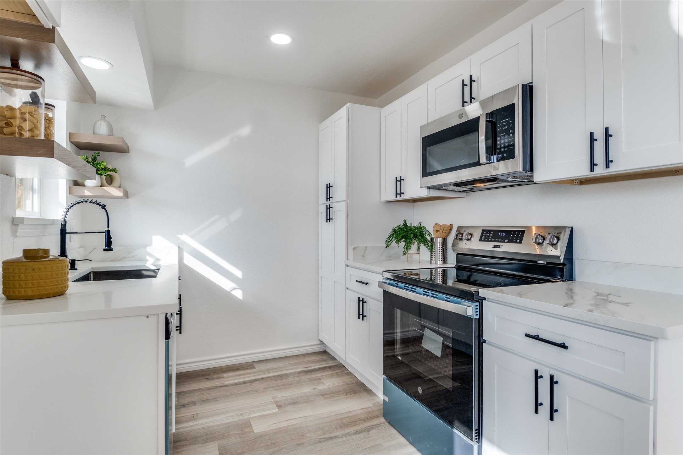 3022 Leanne Street