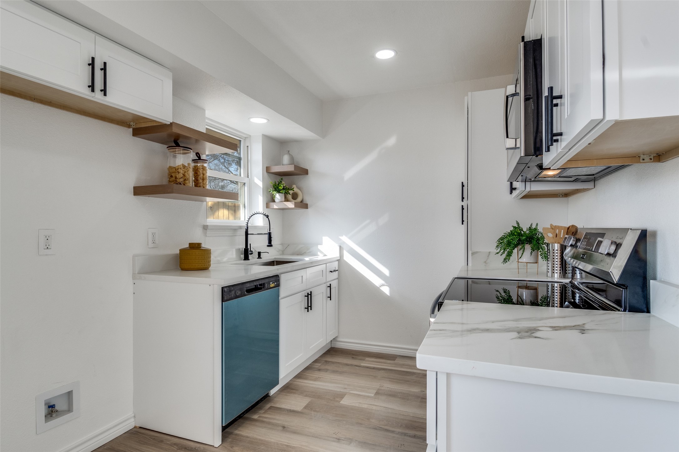 3022 Leanne Street