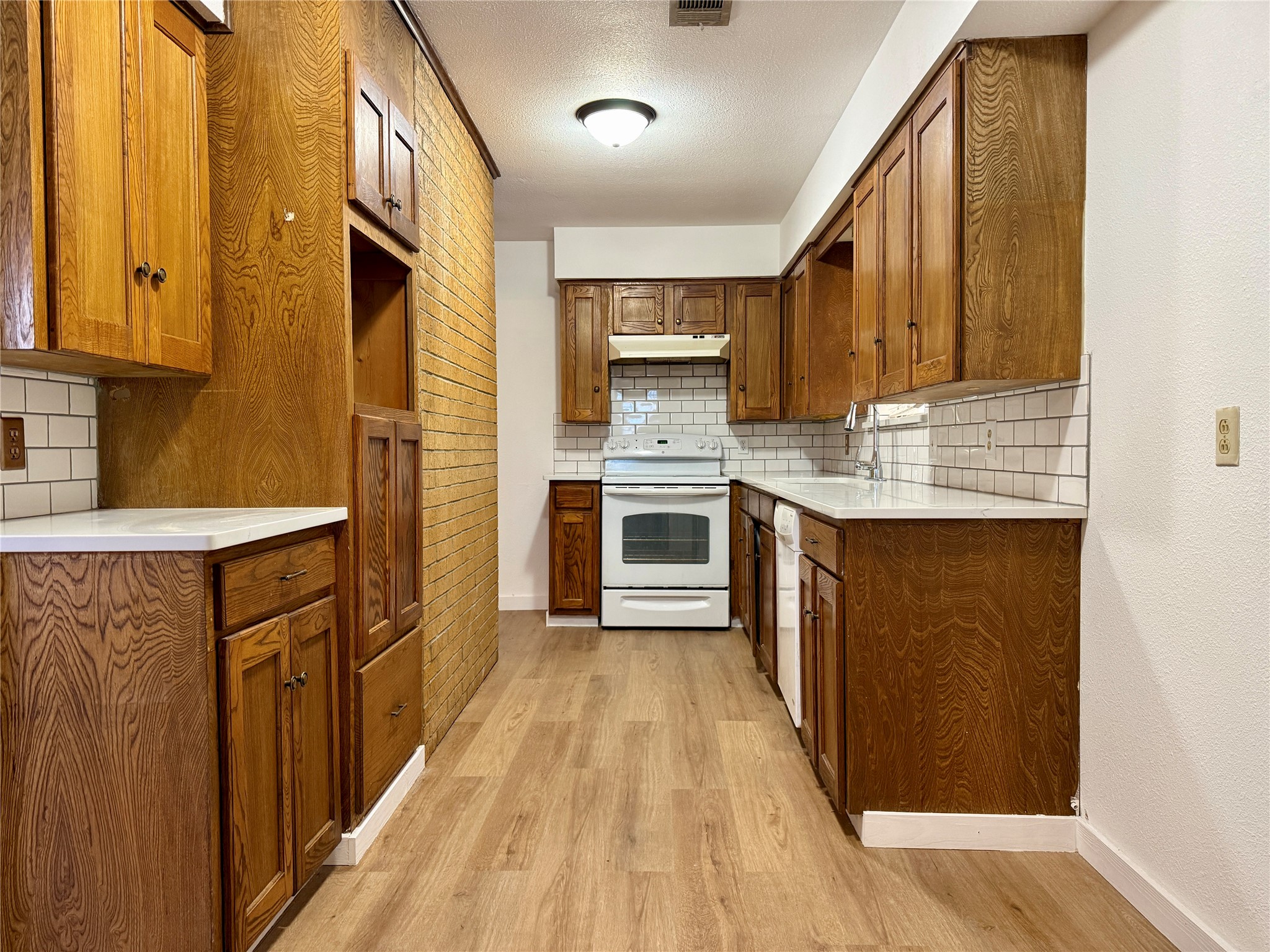 1202 S State Highway 19