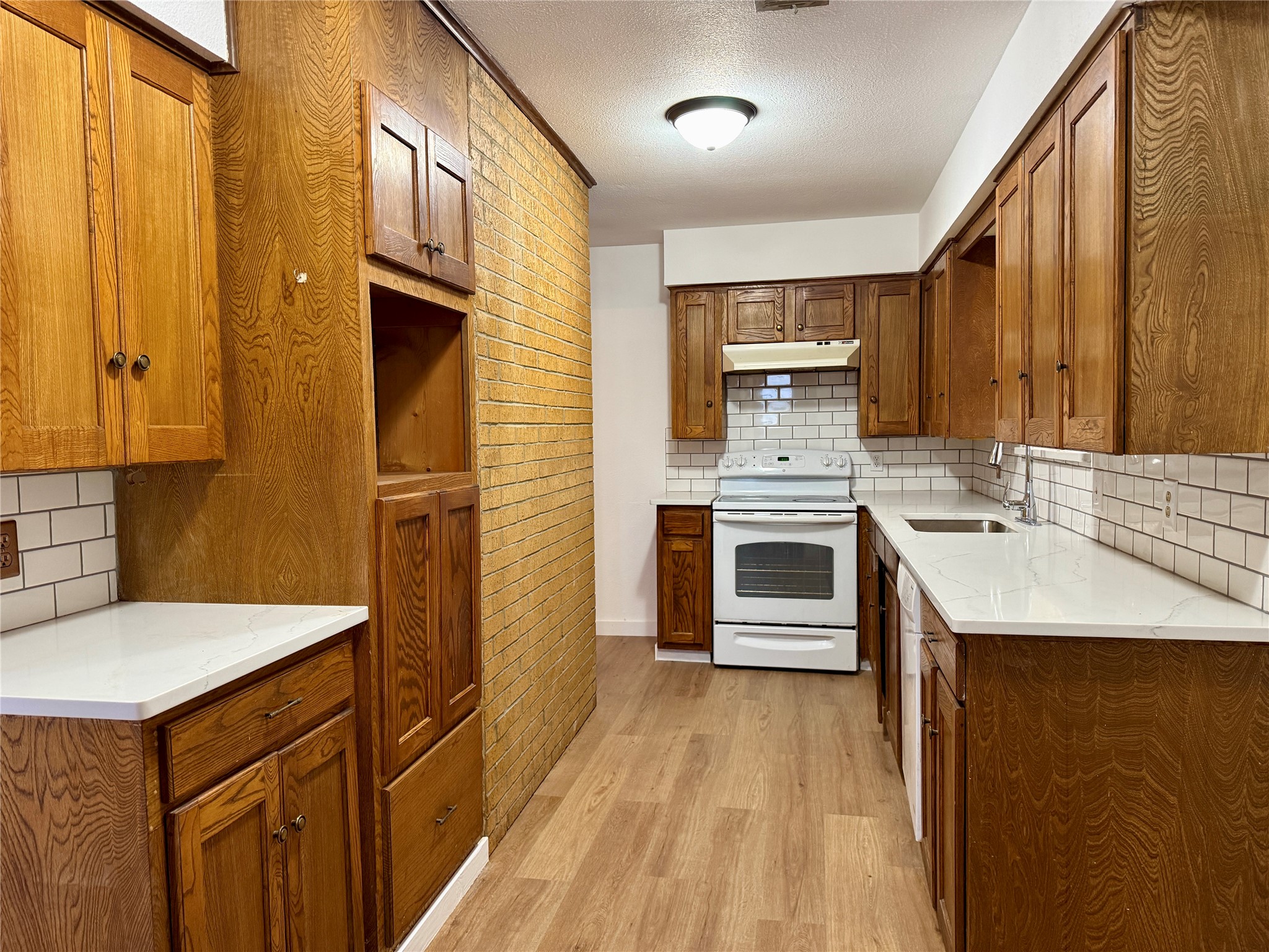 1202 S State Highway 19