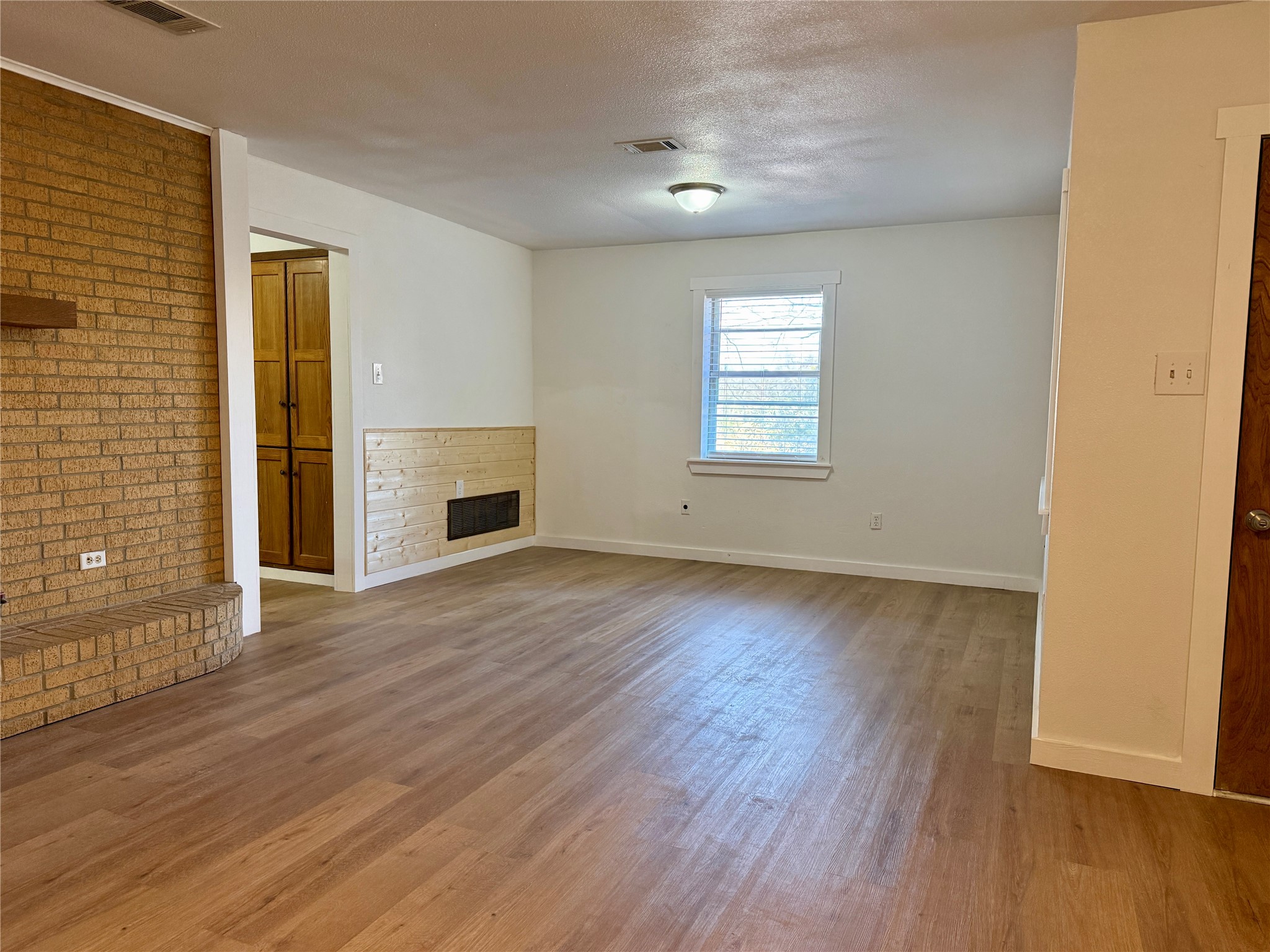 1202 S State Highway 19