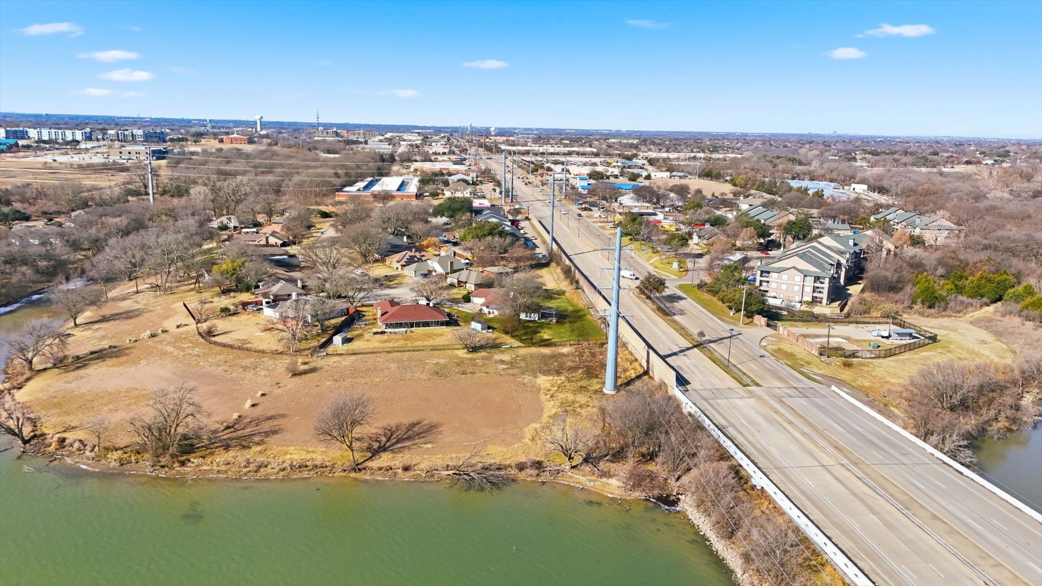 5601 Edgewater Circle