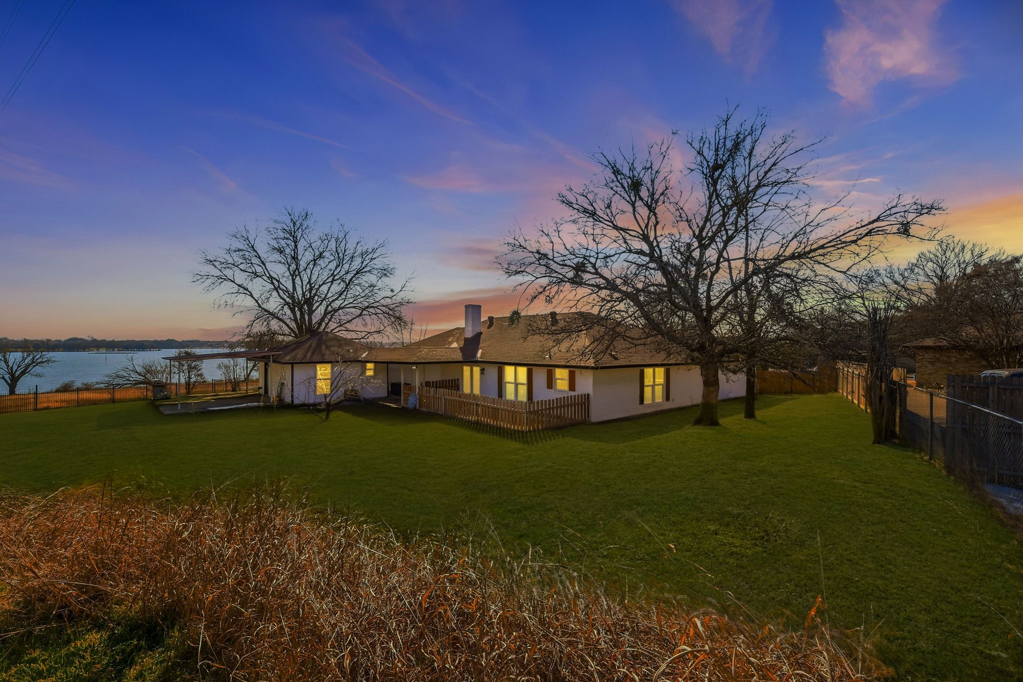 5601 Edgewater Circle