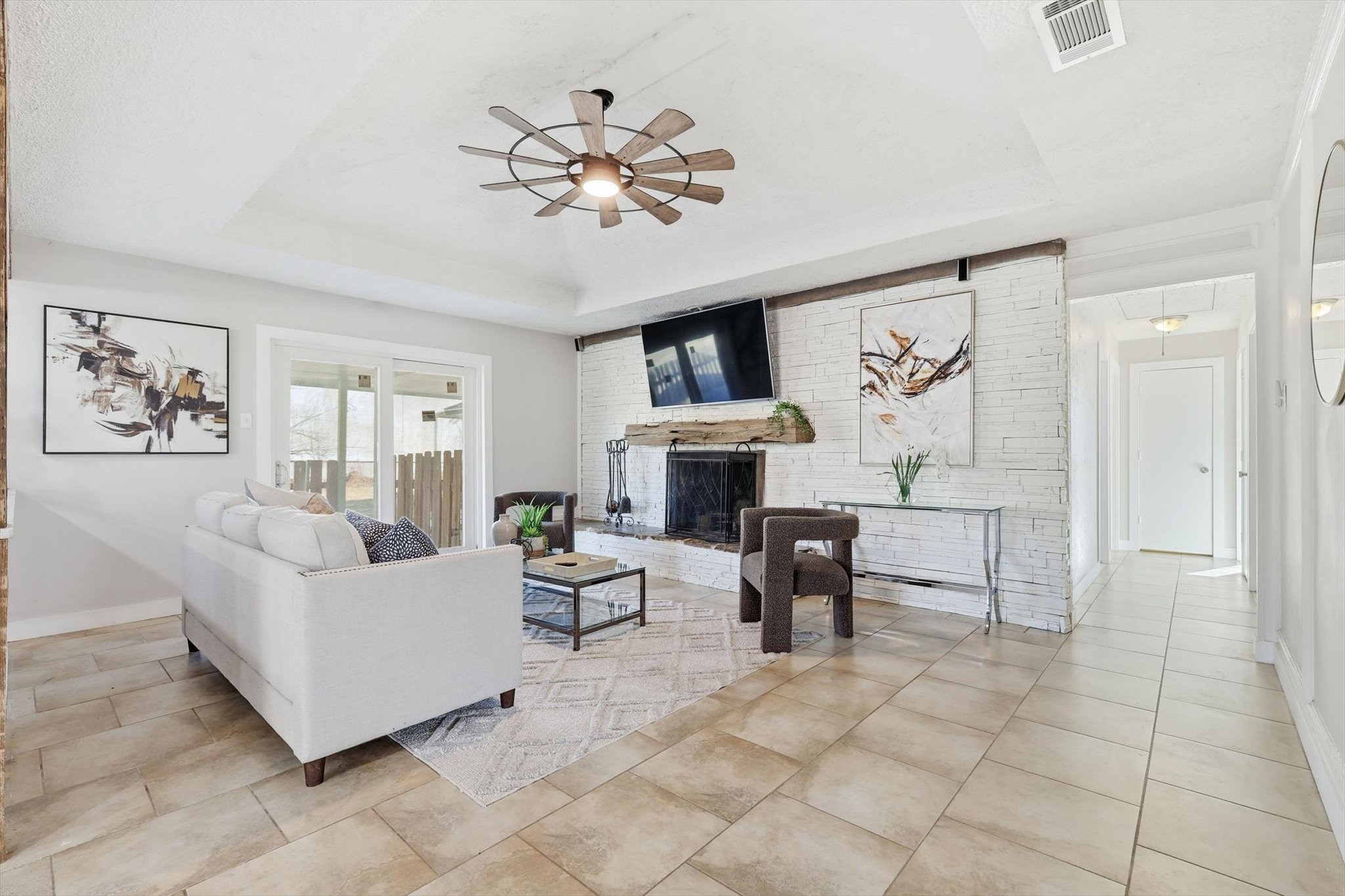 5601 Edgewater Circle