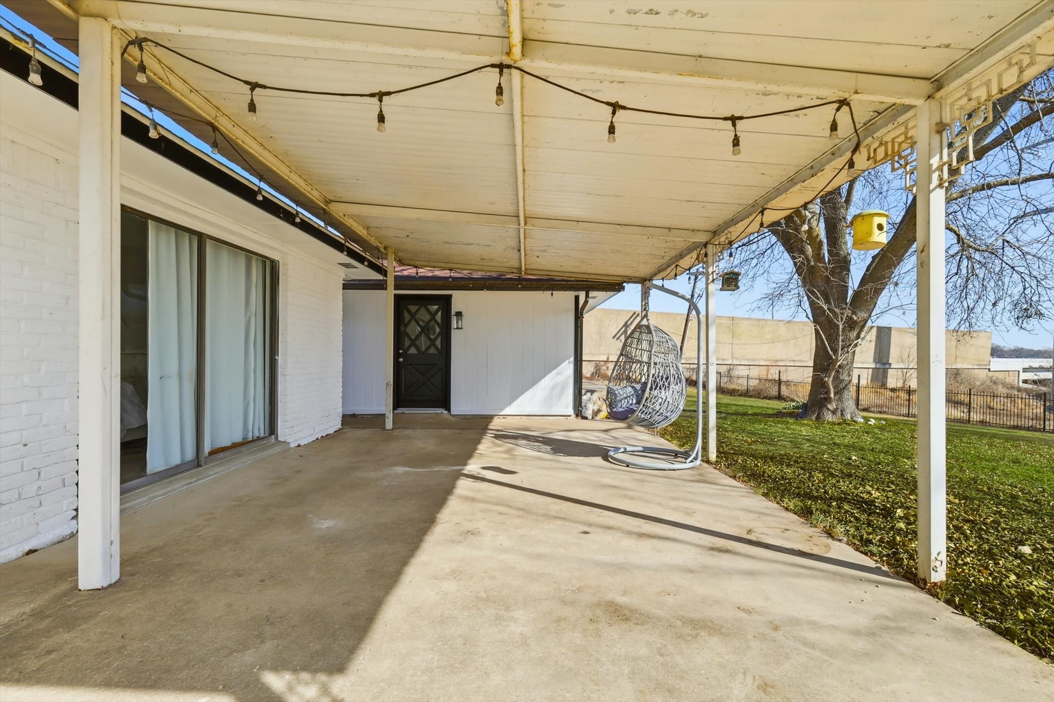 5601 Edgewater Circle