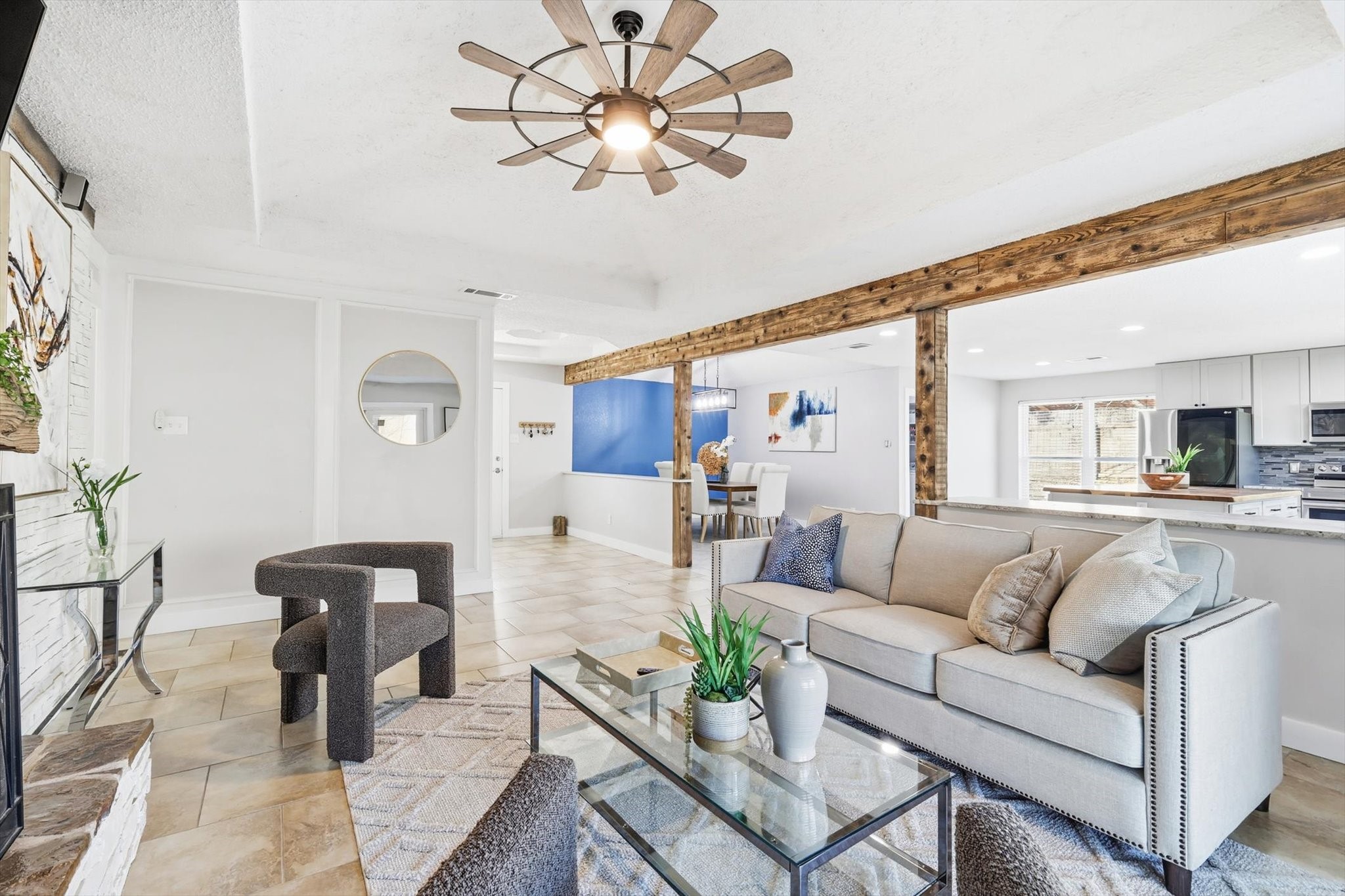 5601 Edgewater Circle