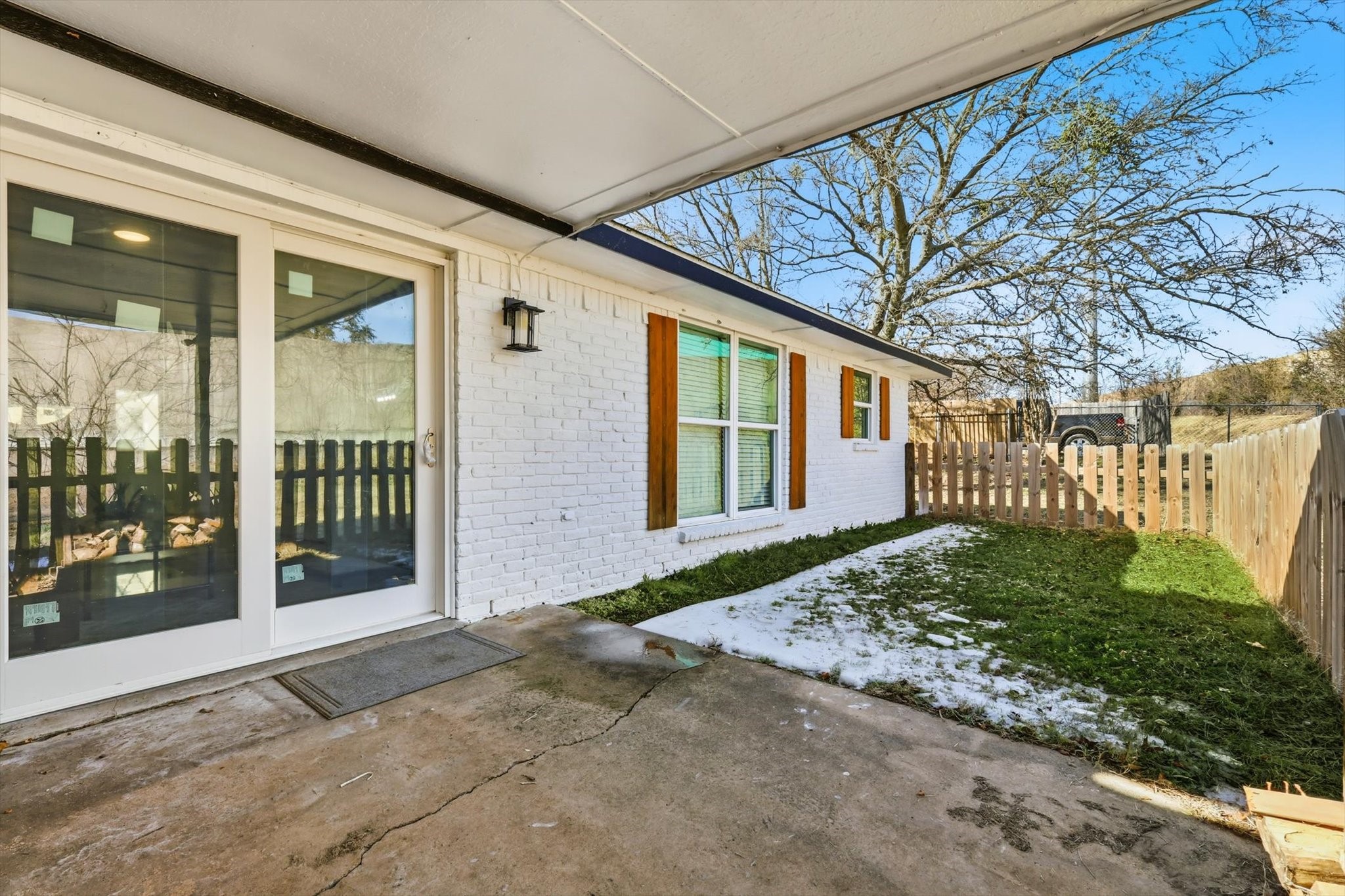 5601 Edgewater Circle