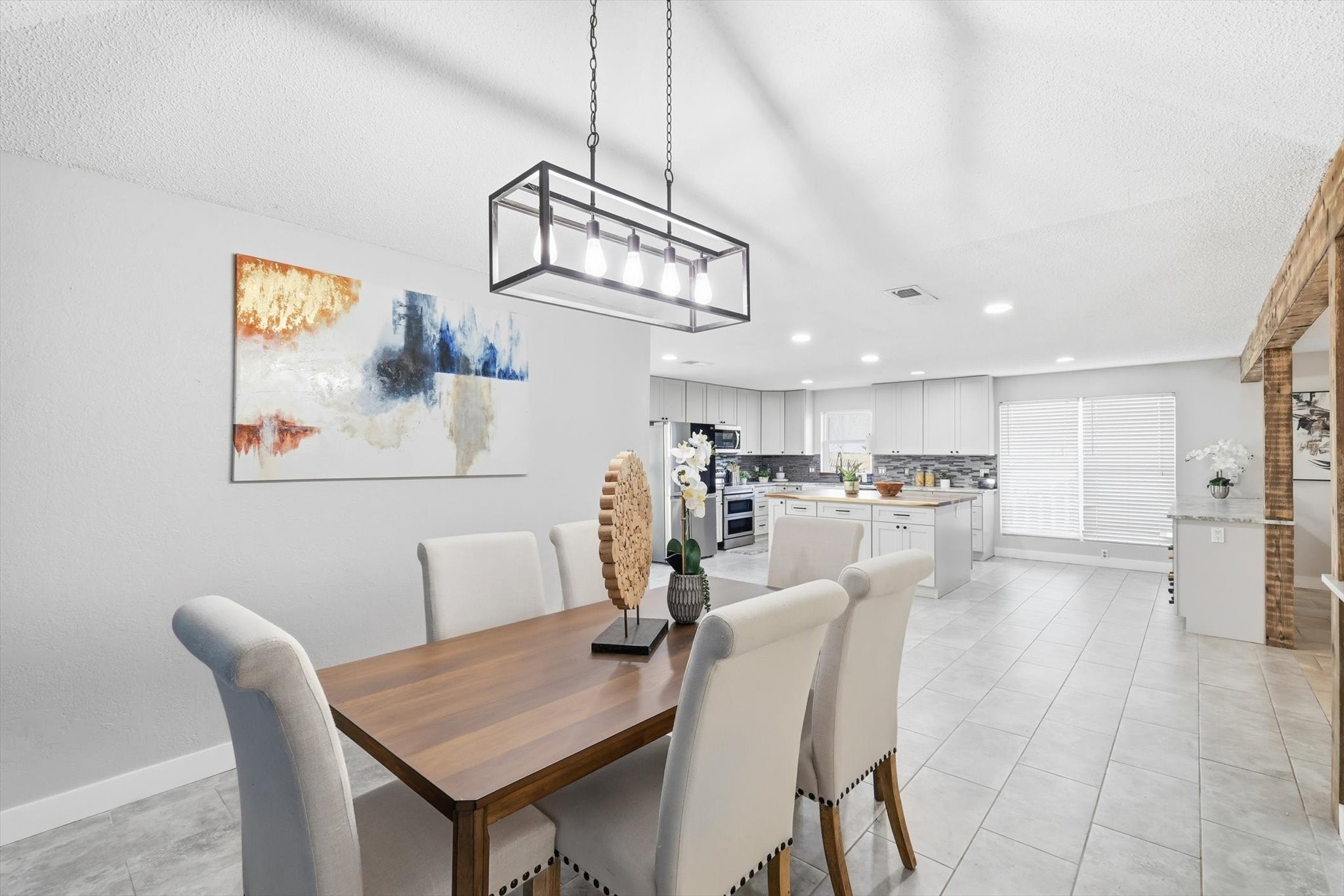 5601 Edgewater Circle