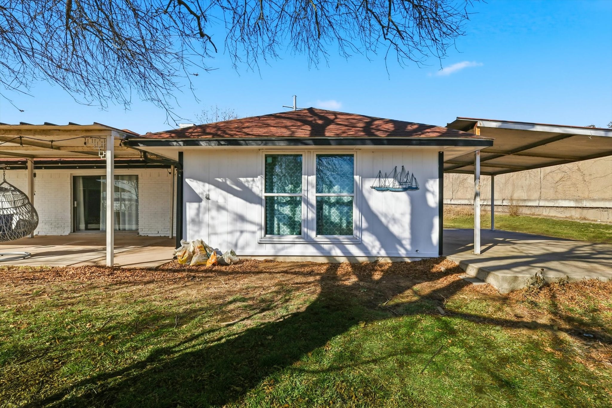5601 Edgewater Circle