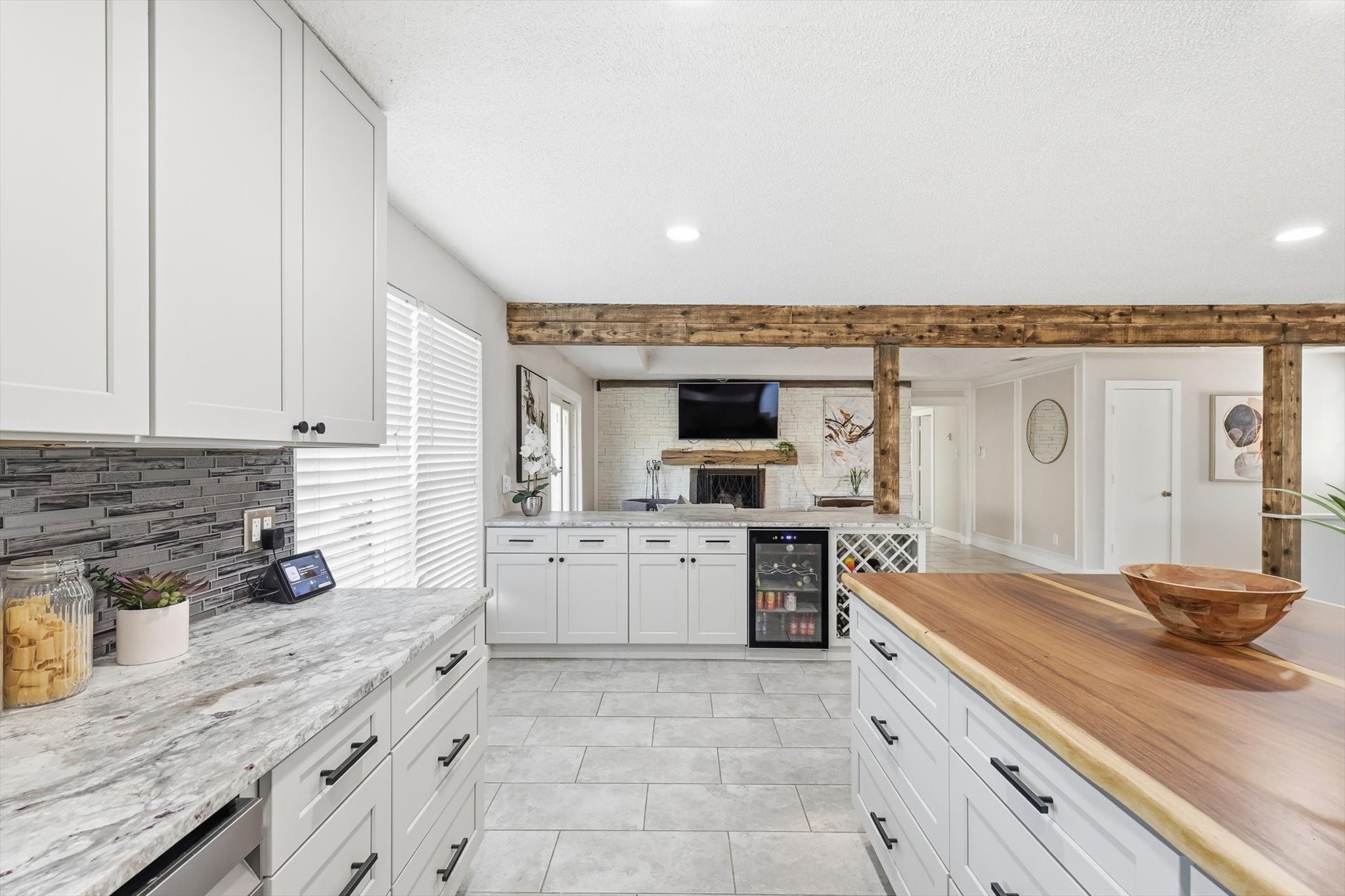 5601 Edgewater Circle